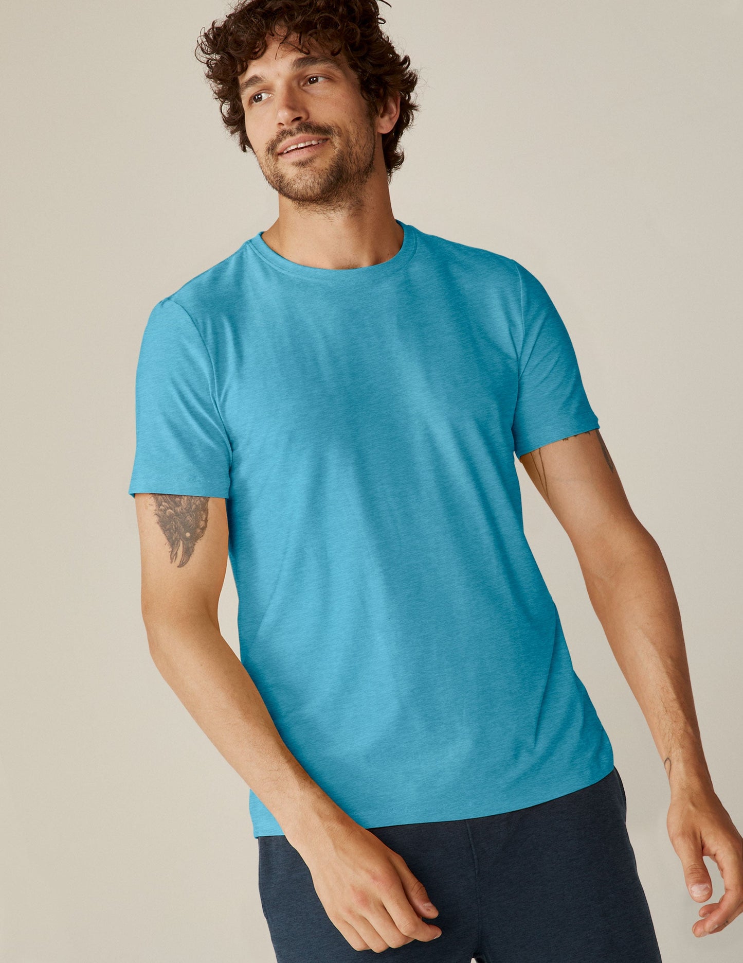 Men's Featherweight Crew Neck Tee: Ultra-Soft Comfort for Everyday Performance