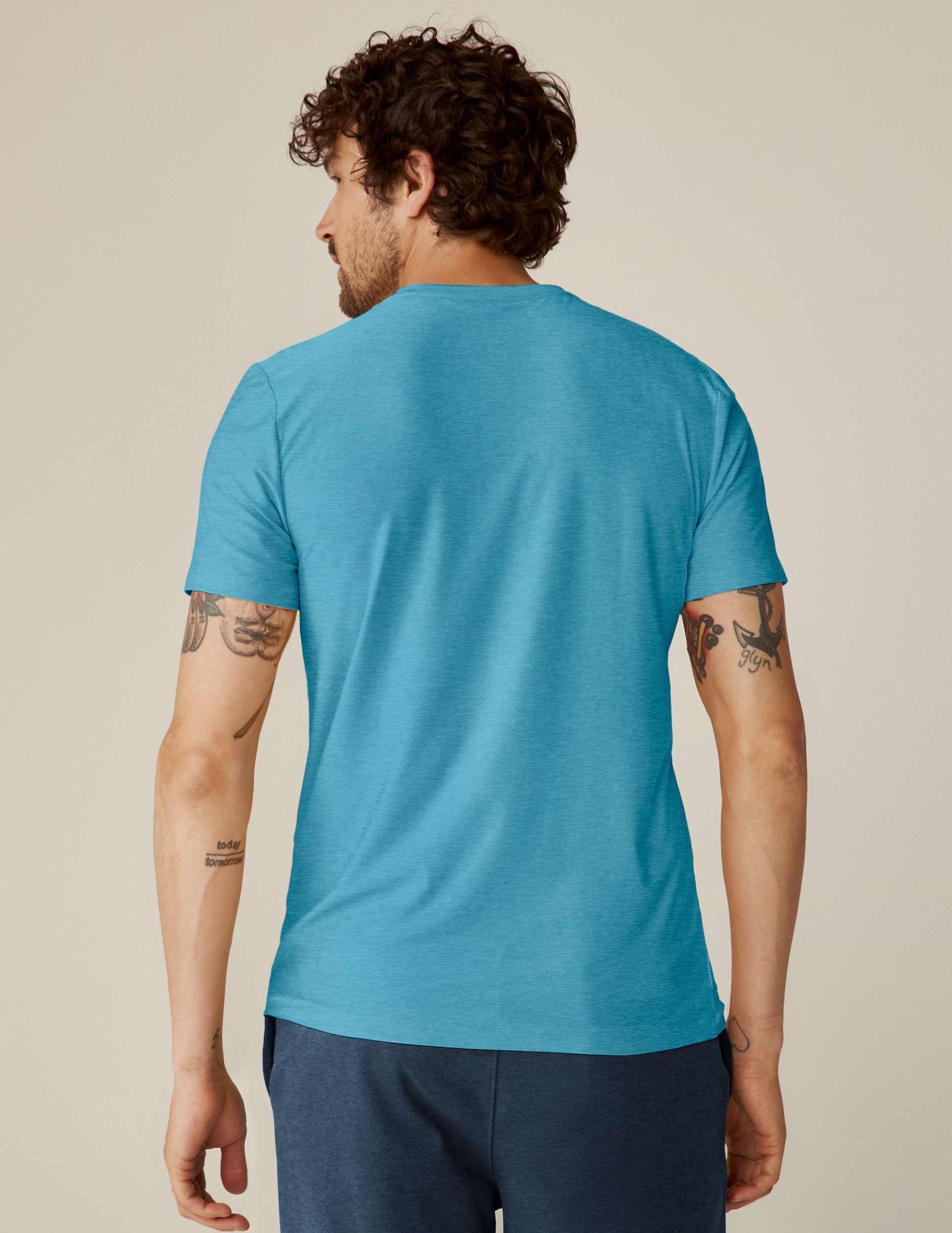 Men's Featherweight Crew Neck Tee: Ultra-Soft Comfort for Everyday Performance