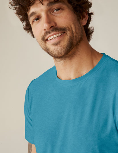 Men's Featherweight Crew Neck Tee: Ultra-Soft Comfort for Everyday Performance