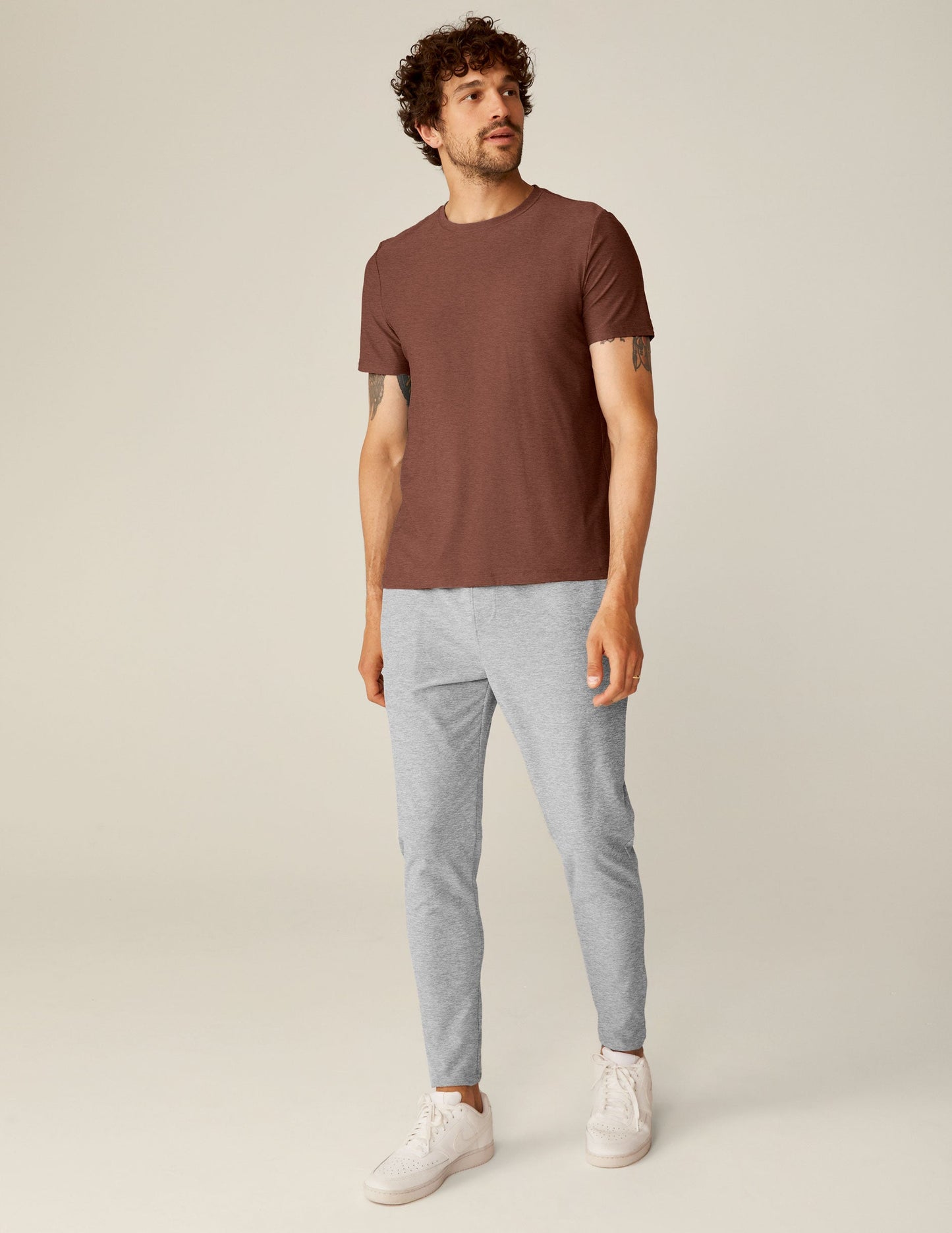 Beyond Yoga Men's Featherweight Spacedye Crew Neck Tee - Maple Heather