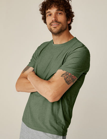 Men's Ultra-Soft Featherweight Crew Neck T-Shirt for Ultimate Comfort and Style