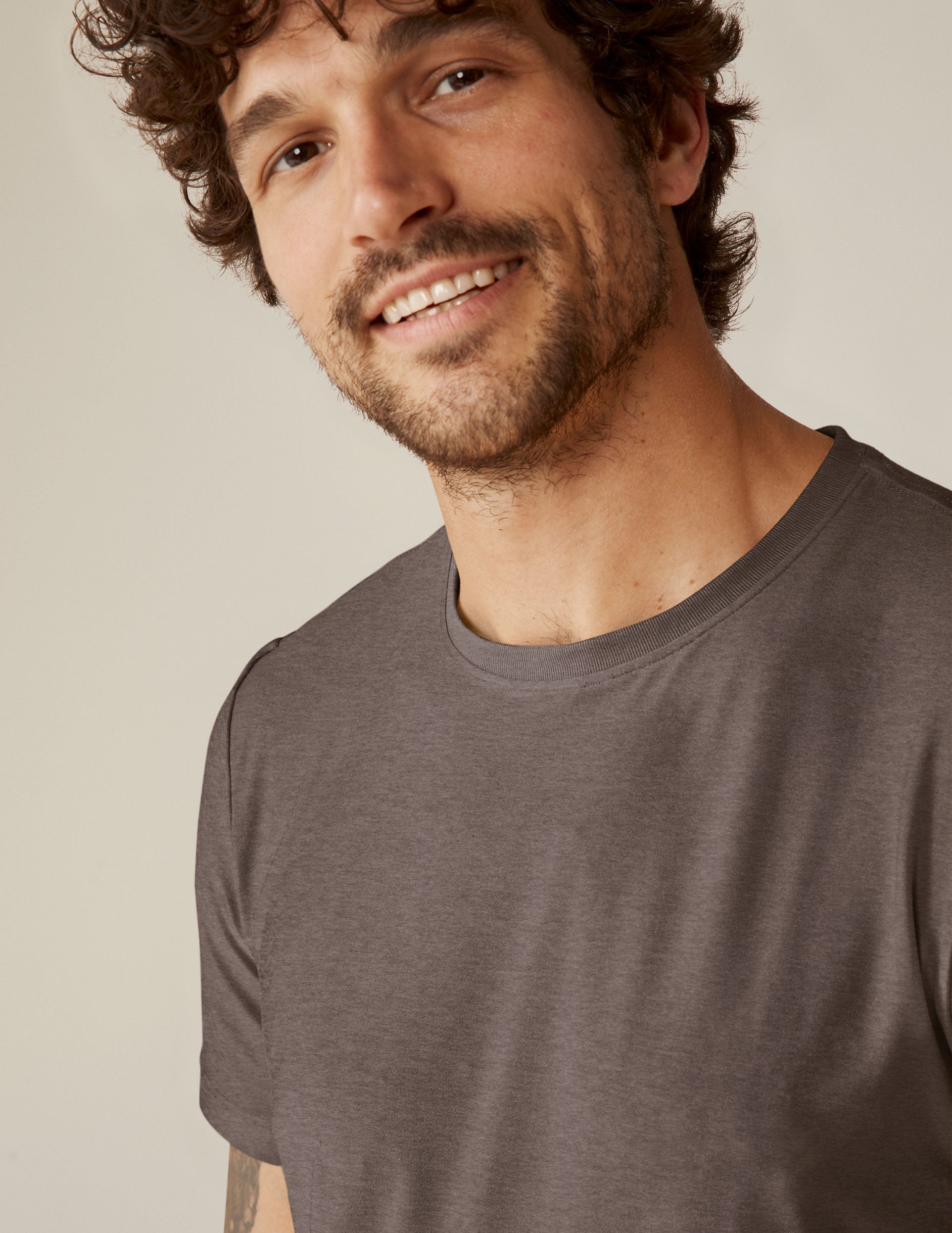 Comfortable Men's Lightweight Crew Neck Tee - Soft Ribbed Trim, Everyday Style