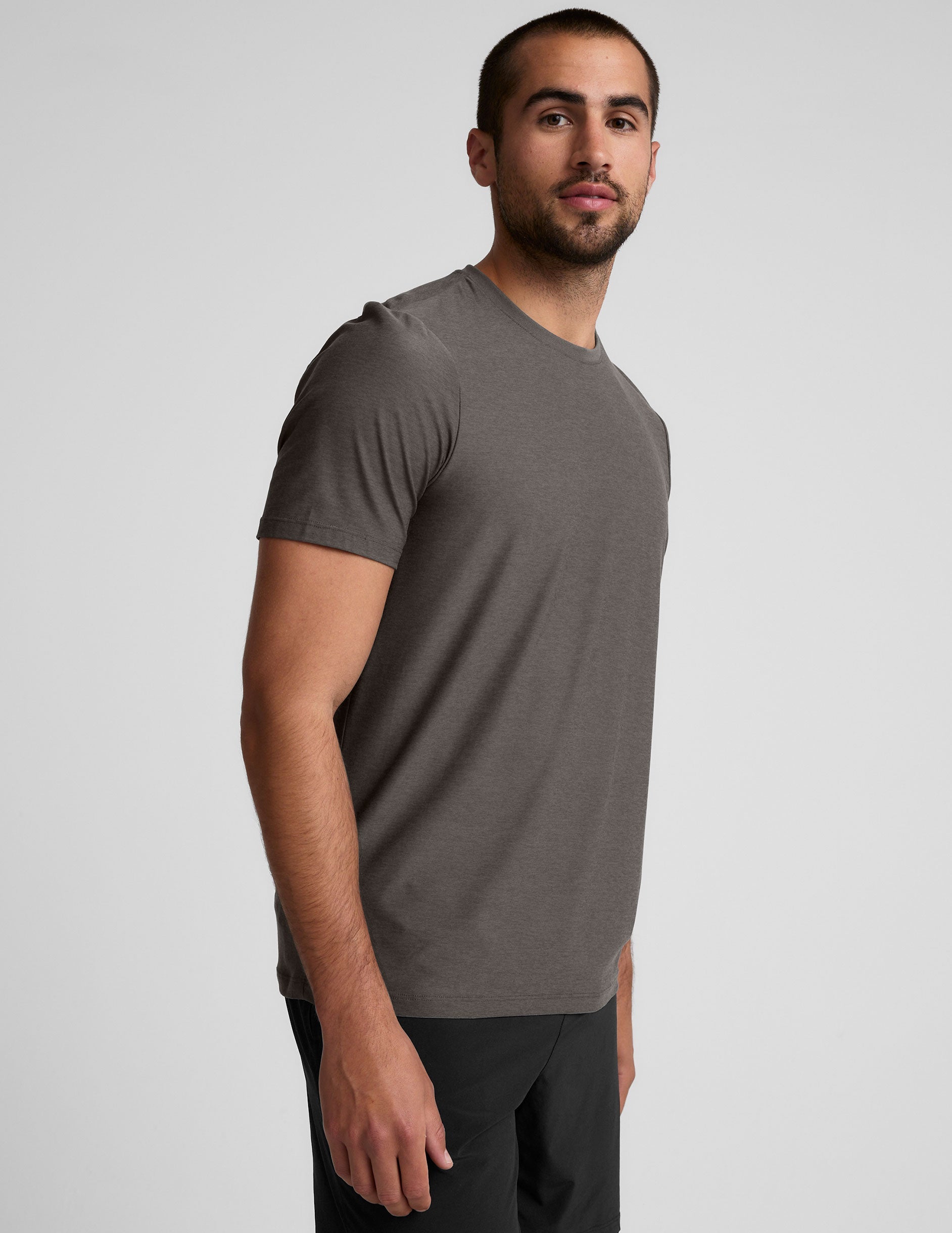 Beyond Yoga Men's Featherweight Crew Neck Tee: Ultimate Comfort, Ribbed Style