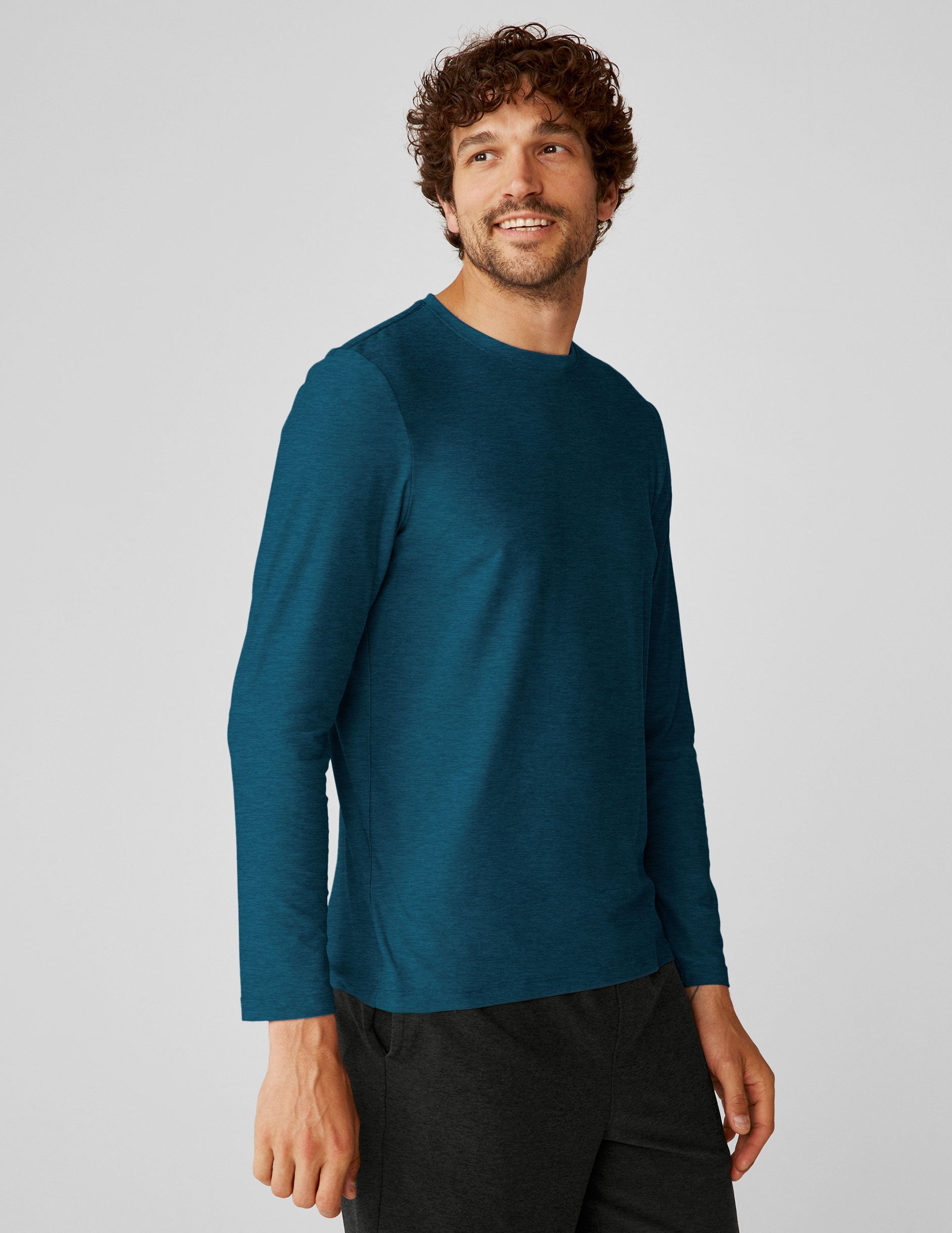 Beyond Yoga Men's Lightweight Performance Long Sleeve Crew Neck Shirt Blue Gem Heather