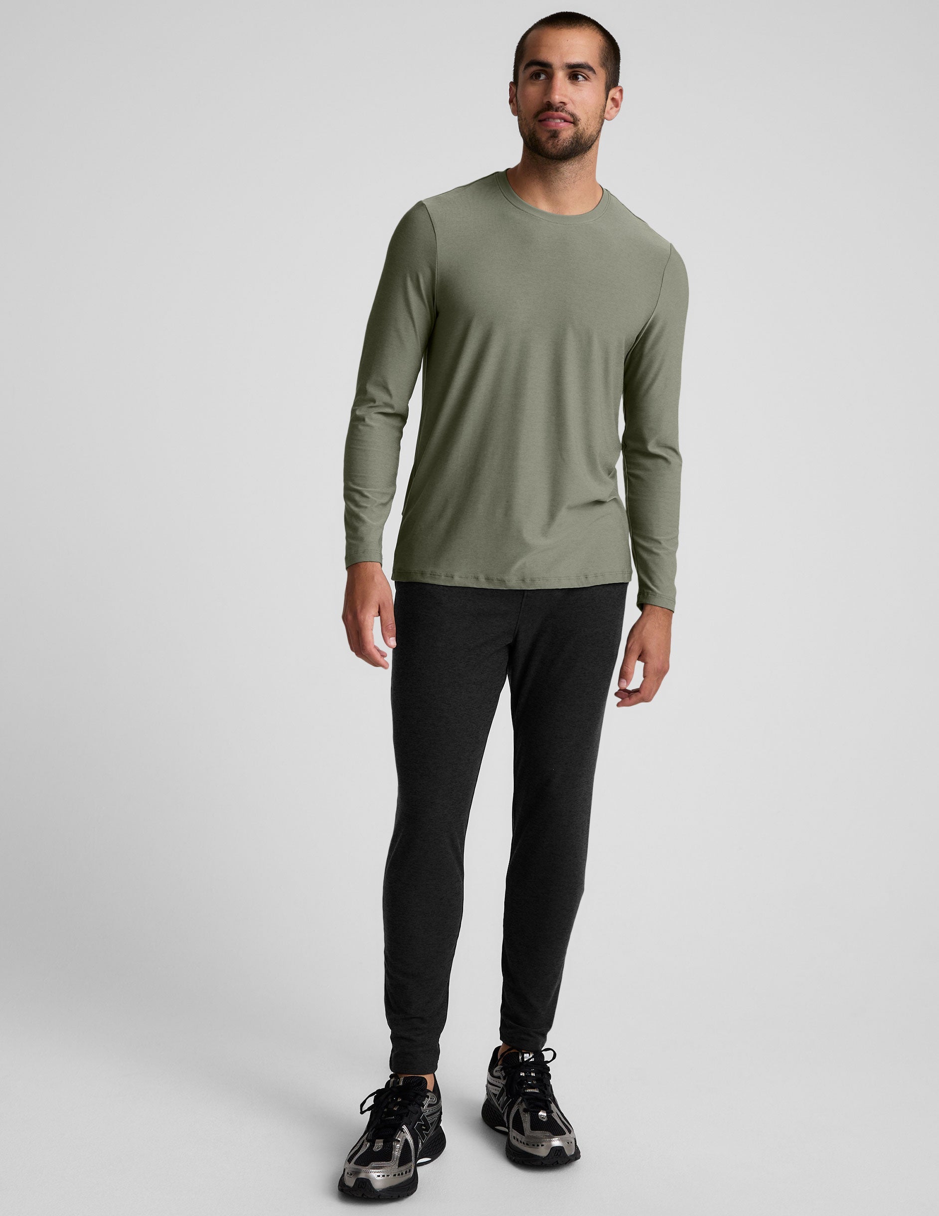 Men's Lightweight Crew Neck Long Sleeve Top, Ribbed Trim, Athletic Fit
