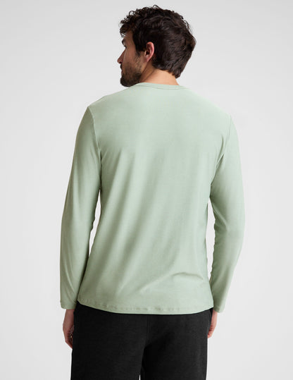 Beyond Yoga Men's Featherweight Spacedye Performance Long Sleeve Crew Neck Top