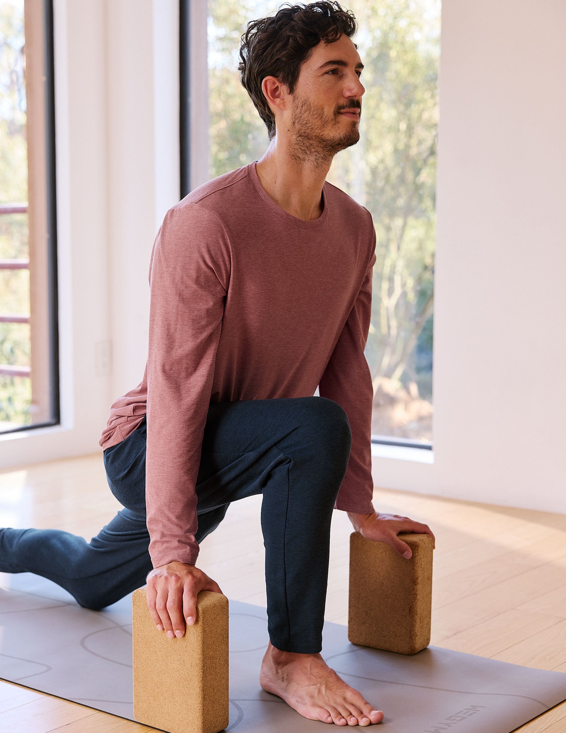 Men's Lightweight Ribbed Crew Neck Long Sleeve Top, Everyday Versatile Comfort