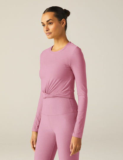 Beyond Yoga Featherweight Cropped Long Sleeve Pullover with Front Twist