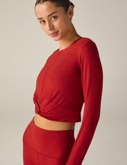 Featherweight Cropped Long Sleeve Pullover: Soft Studio Activewear for Versatile Style