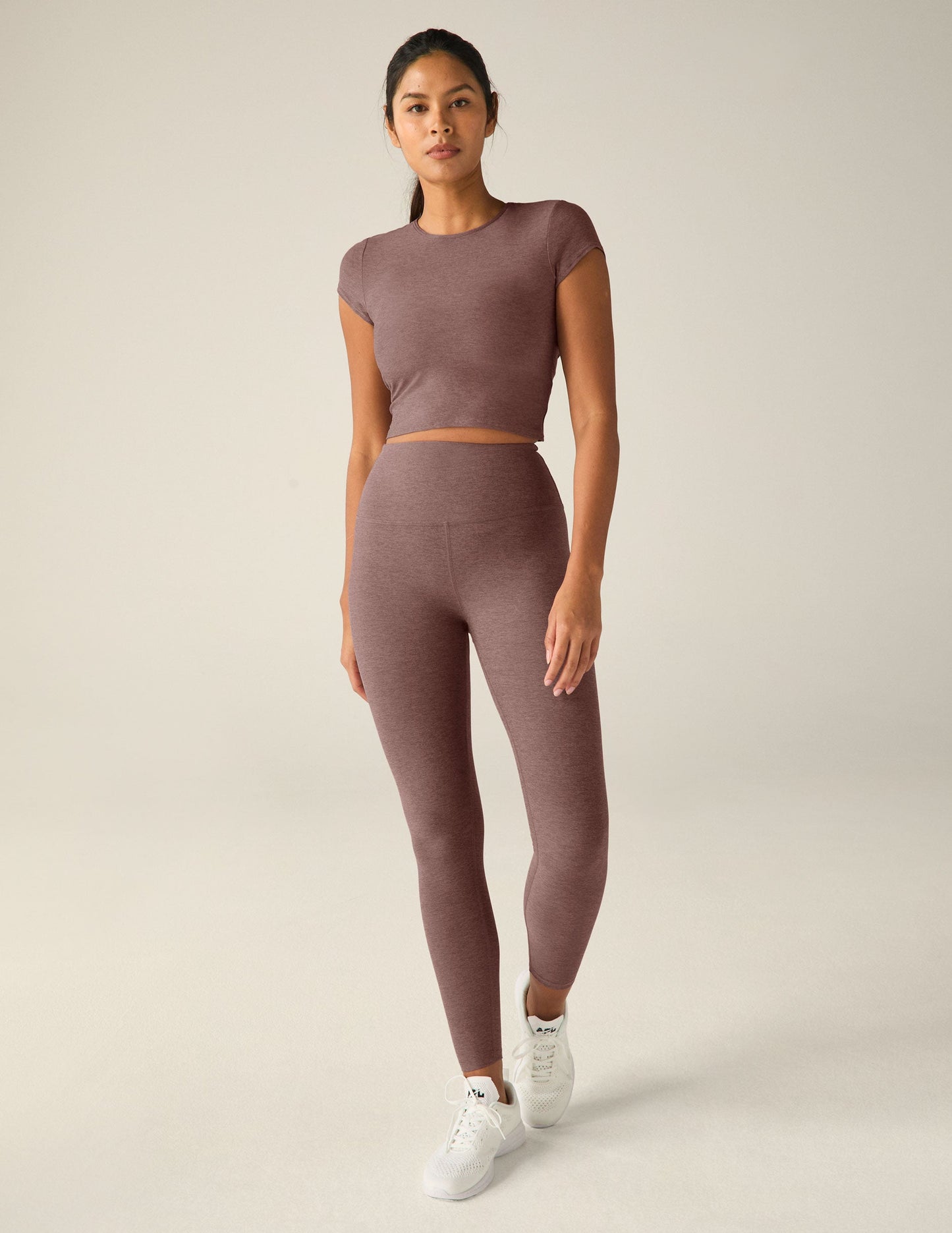Featherweight Twist Back Cropped Tee: Stylish Keyhole Design, Ultra-Soft Activewear Comfort