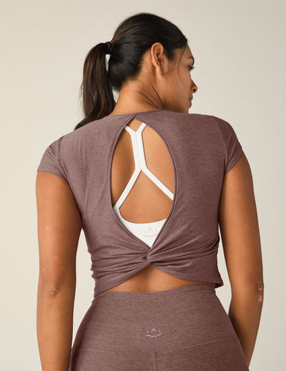 Featherweight Twist Back Cropped Tee: Stylish Keyhole Design, Ultra-Soft Activewear Comfort