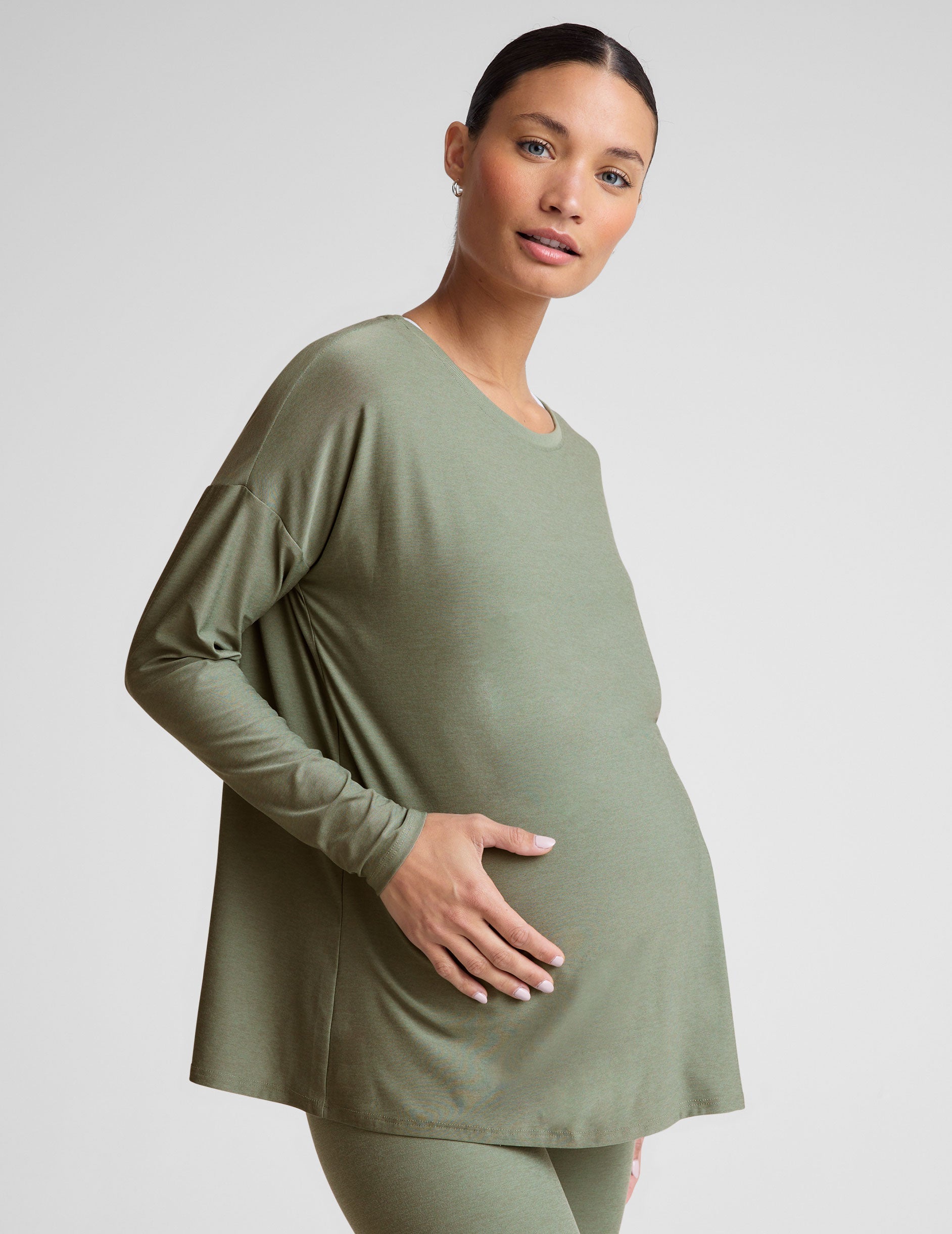 Beyond Yoga Featherweight Soft Long Sleeve Maternity Top for Pregnancy Comfort