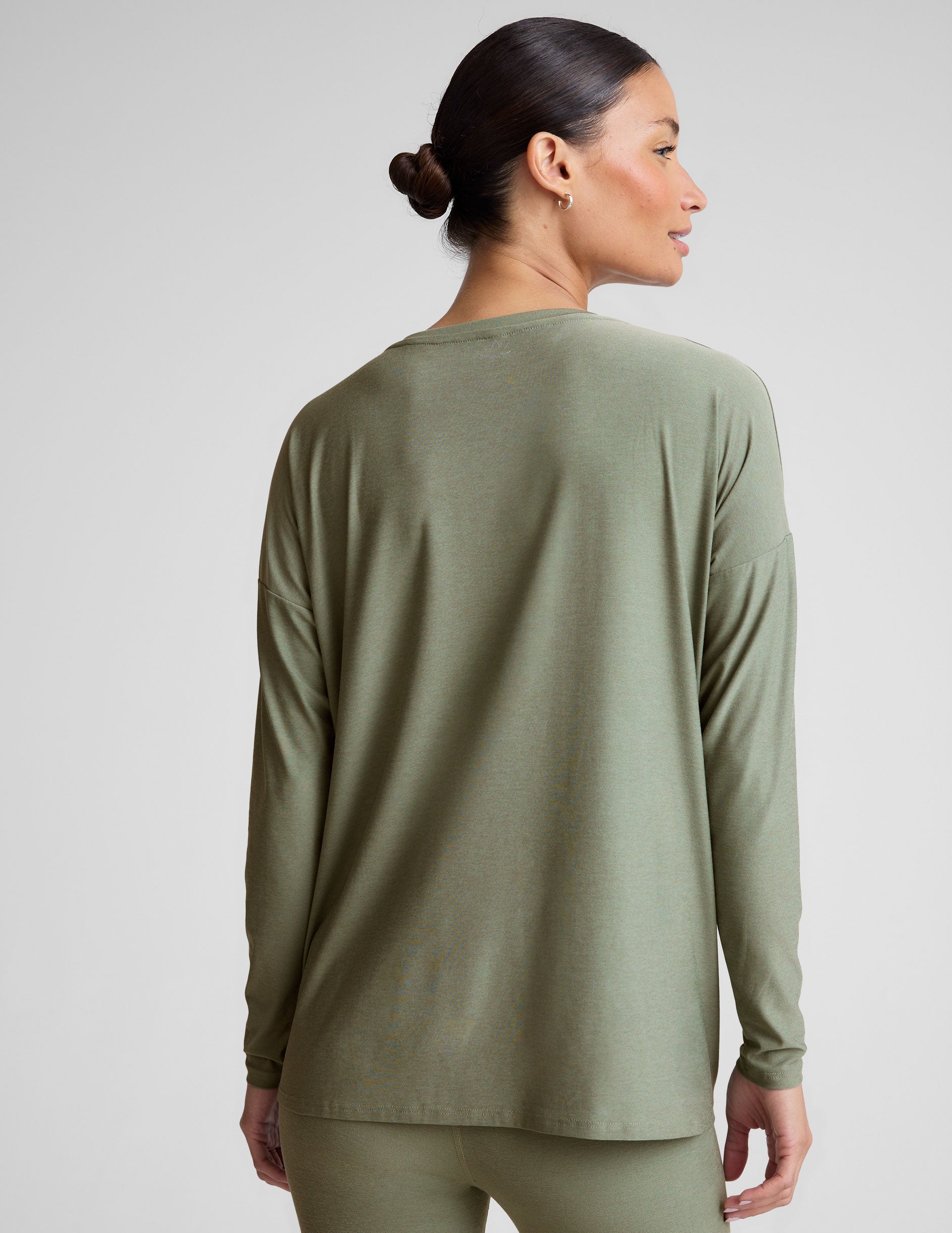 Beyond Yoga Featherweight Soft Long Sleeve Maternity Top for Pregnancy Comfort