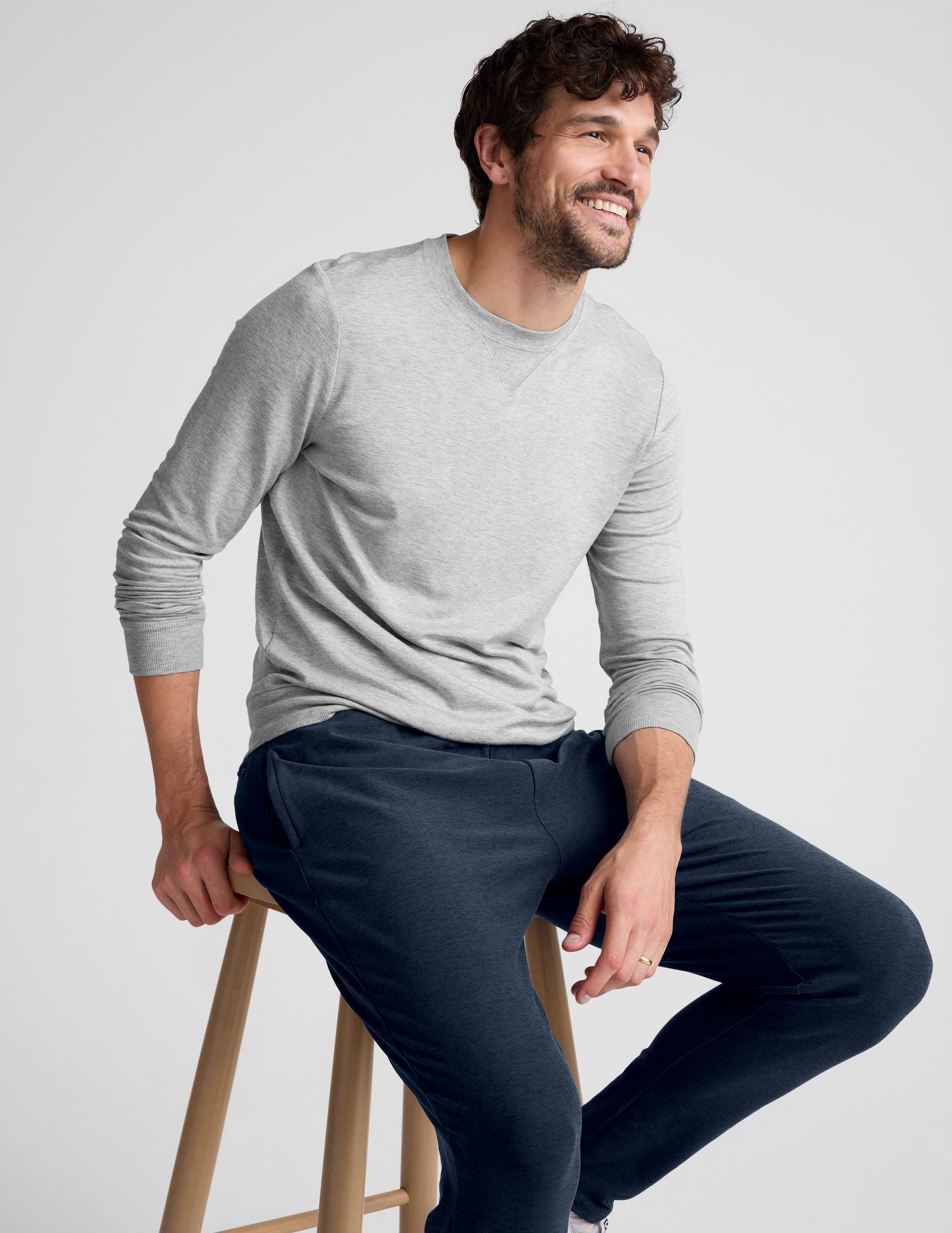 Men's Ultra-Soft Terry Crew Pullover: Relaxed Fit, Ultimate Comfort, Everyday Style