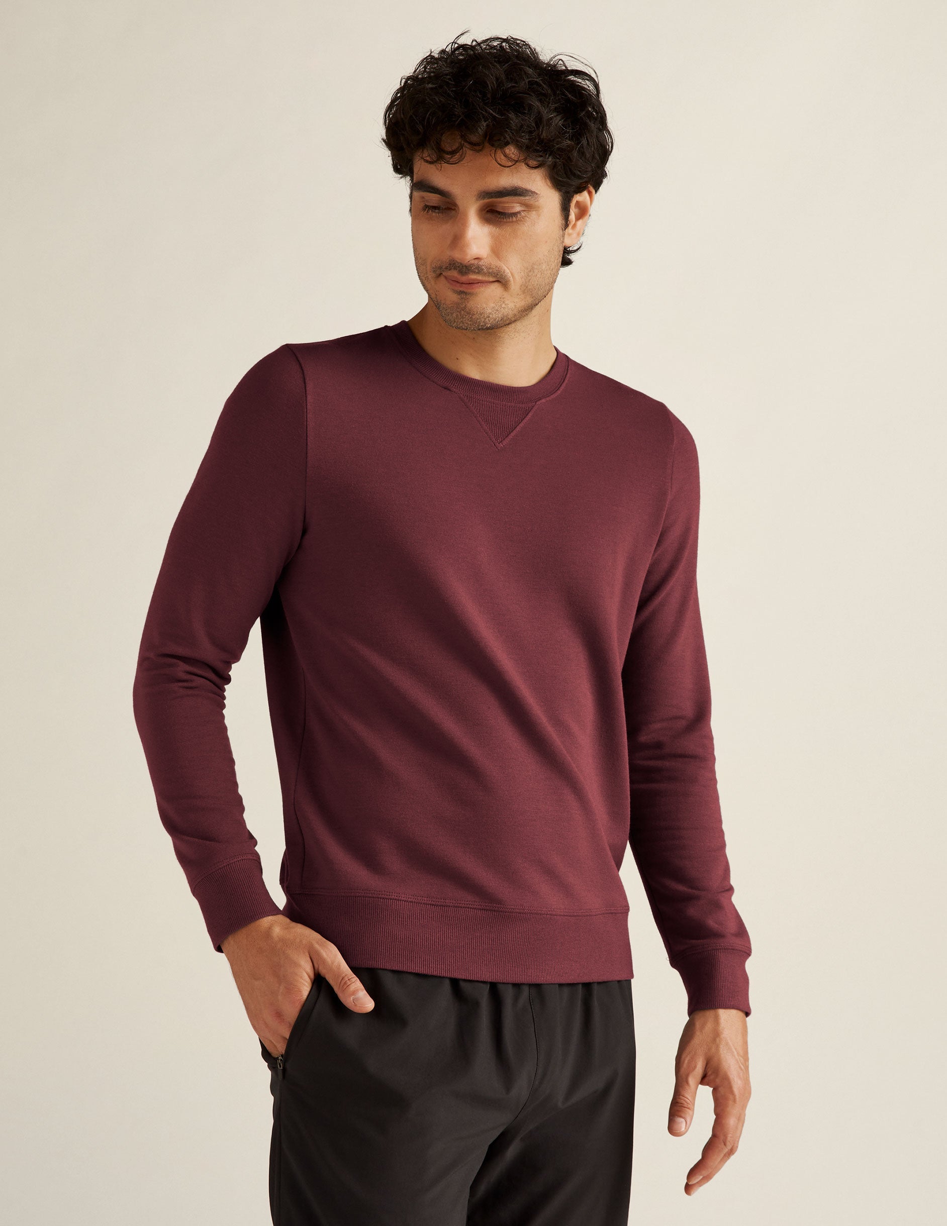 Beyond Yoga Men's Crew Pullover: Soft Terry, Relaxed Fit, Warm Comfort