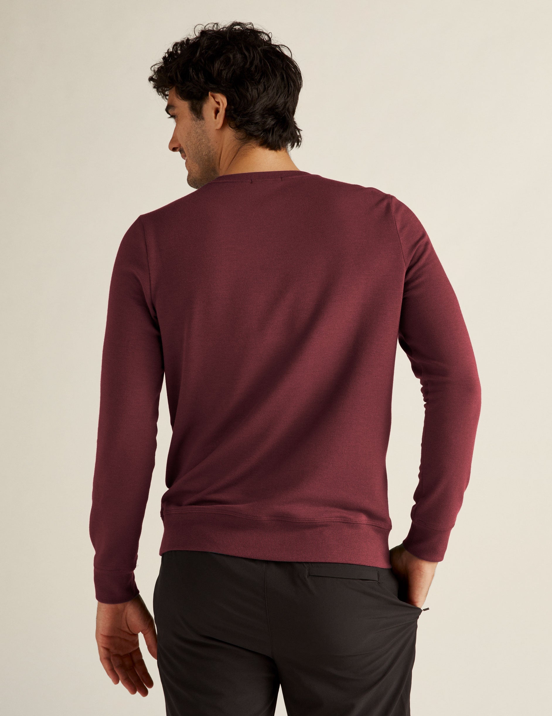 Beyond Yoga Men's Crew Pullover: Soft Terry, Relaxed Fit, Warm Comfort