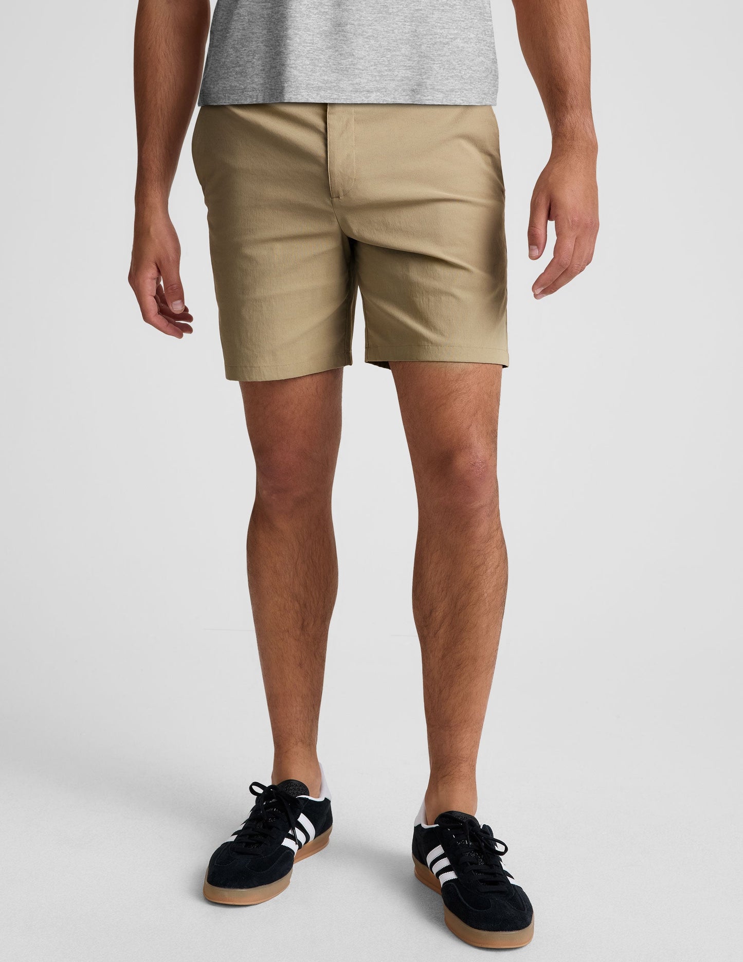 Versatile Men's Tailored Chino Shorts: 7-Inch Inseam, Comfort, Multi-Pockets