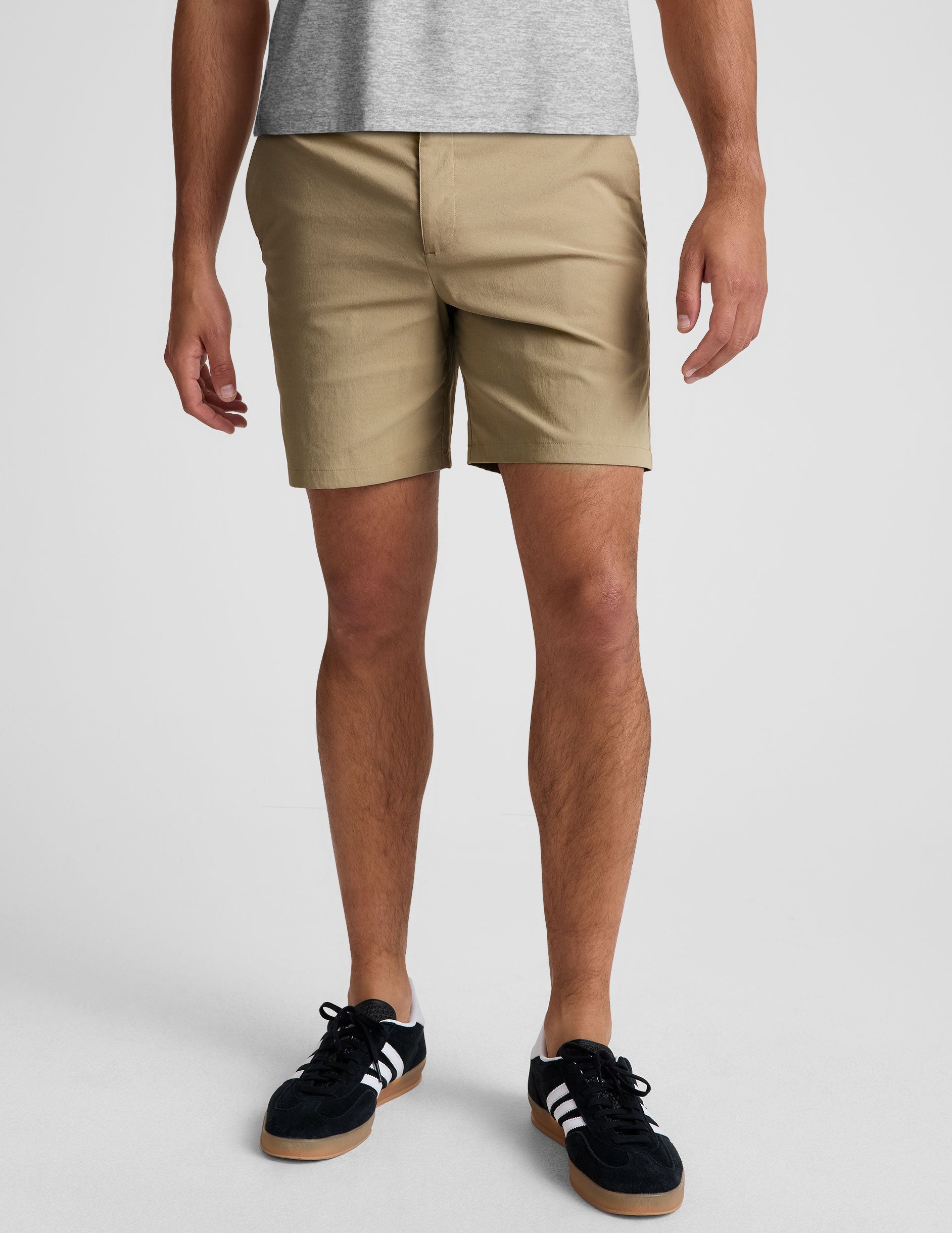 Versatile Men's Tailored Chino Shorts: 7-Inch Inseam, Comfort, Multi-Pockets