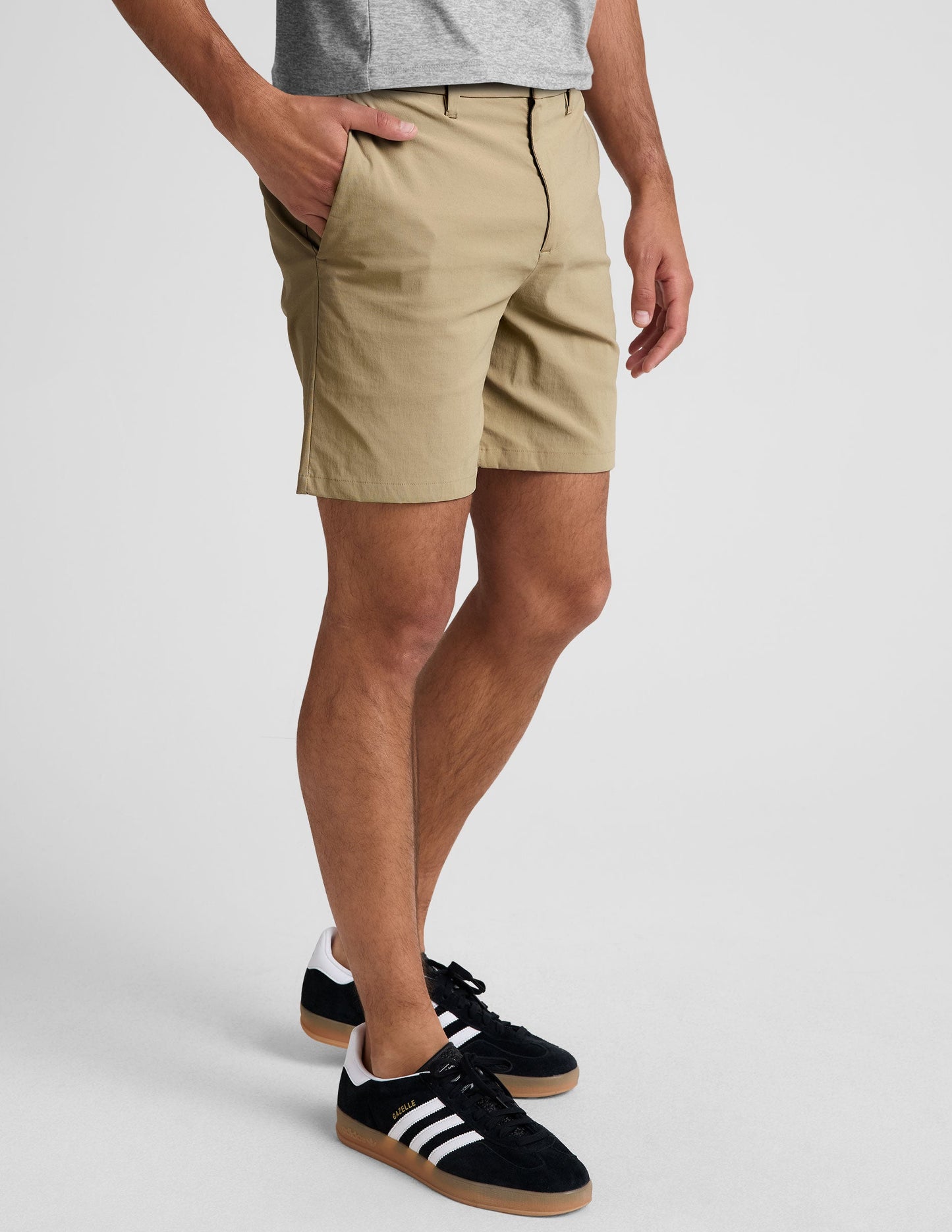 Versatile Men's Tailored Chino Shorts: 7-Inch Inseam, Comfort, Multi-Pockets
