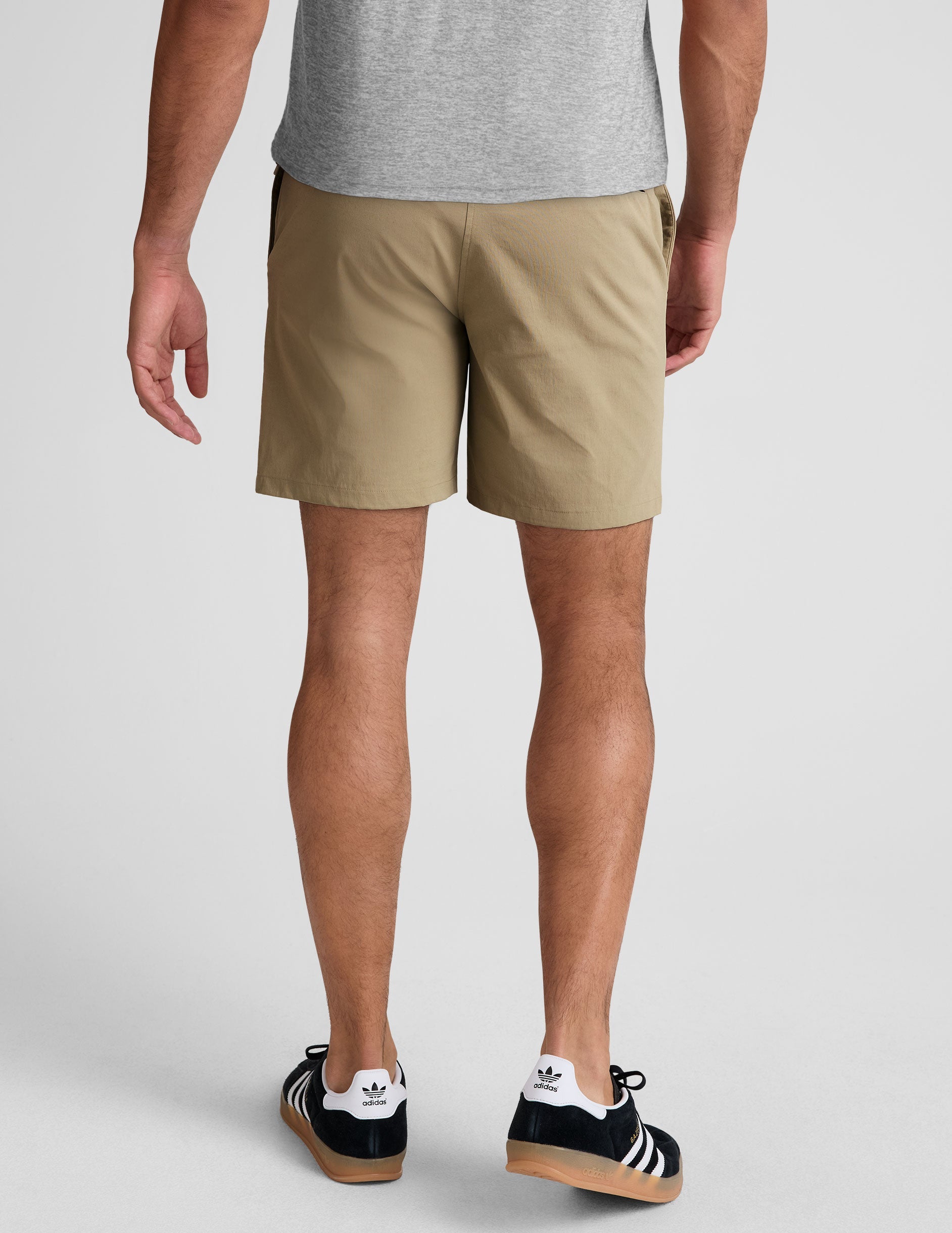 Versatile Men's Tailored Chino Shorts: 7-Inch Inseam, Comfort, Multi-Pockets