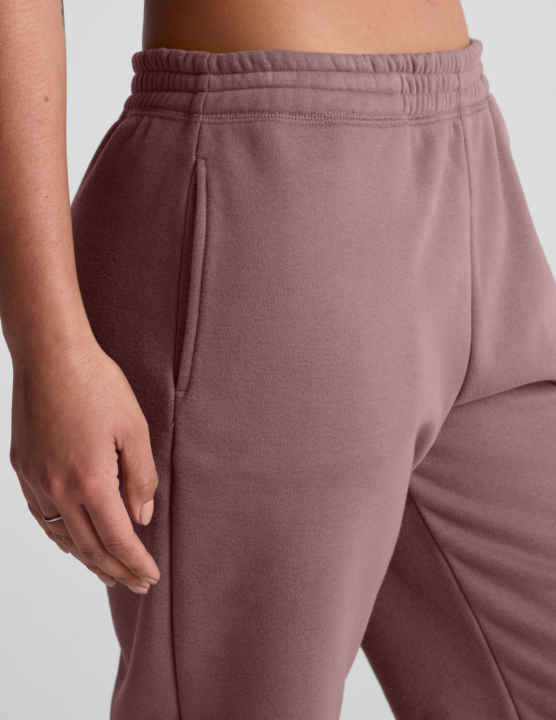 Plush LuxeFleece Relaxed Fit Jogger Sweatpants for Ultimate Comfort