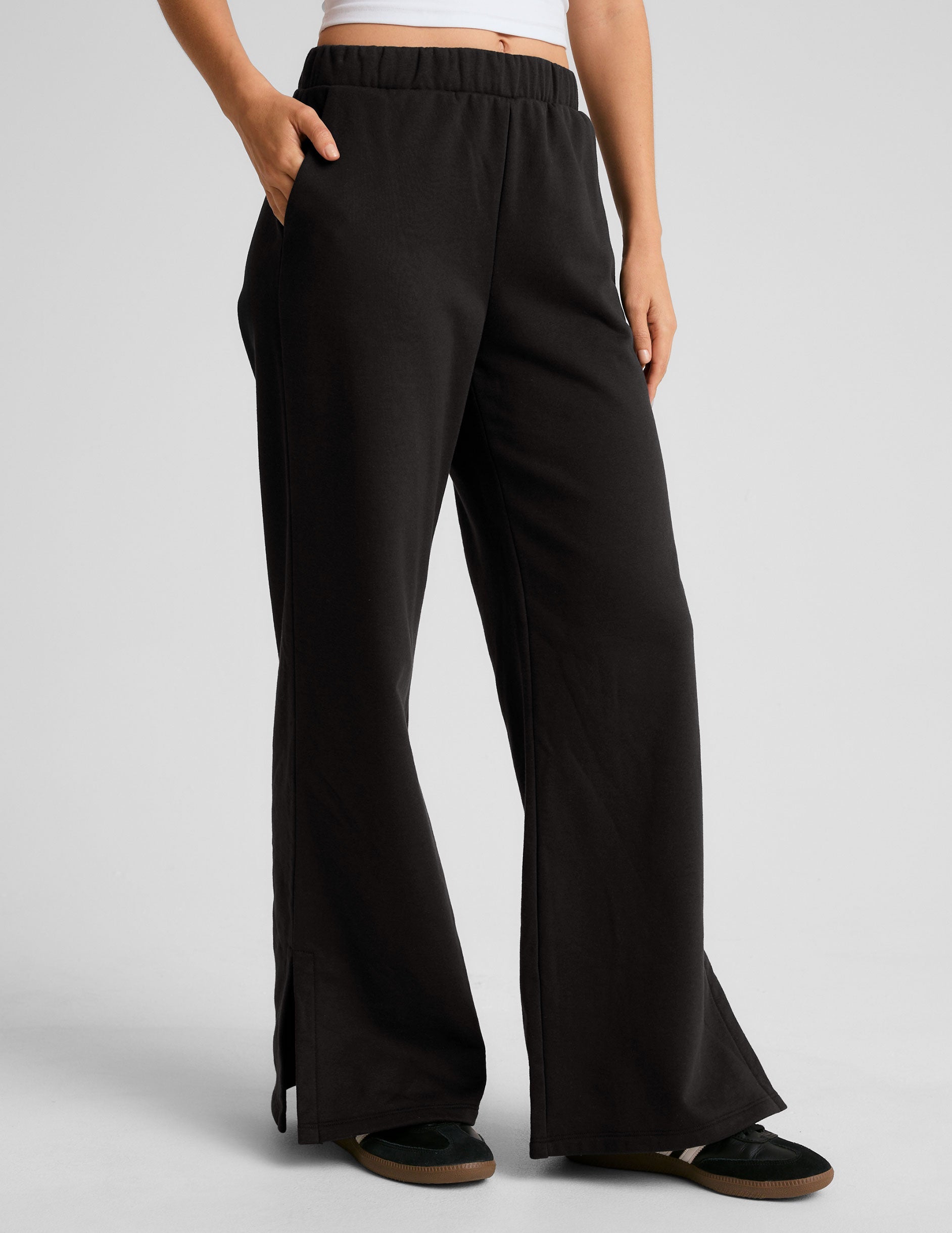 Beyond Yoga LuxeFleece Mid-Rise Wide Leg Pants | Comfort, Style, and Pockets