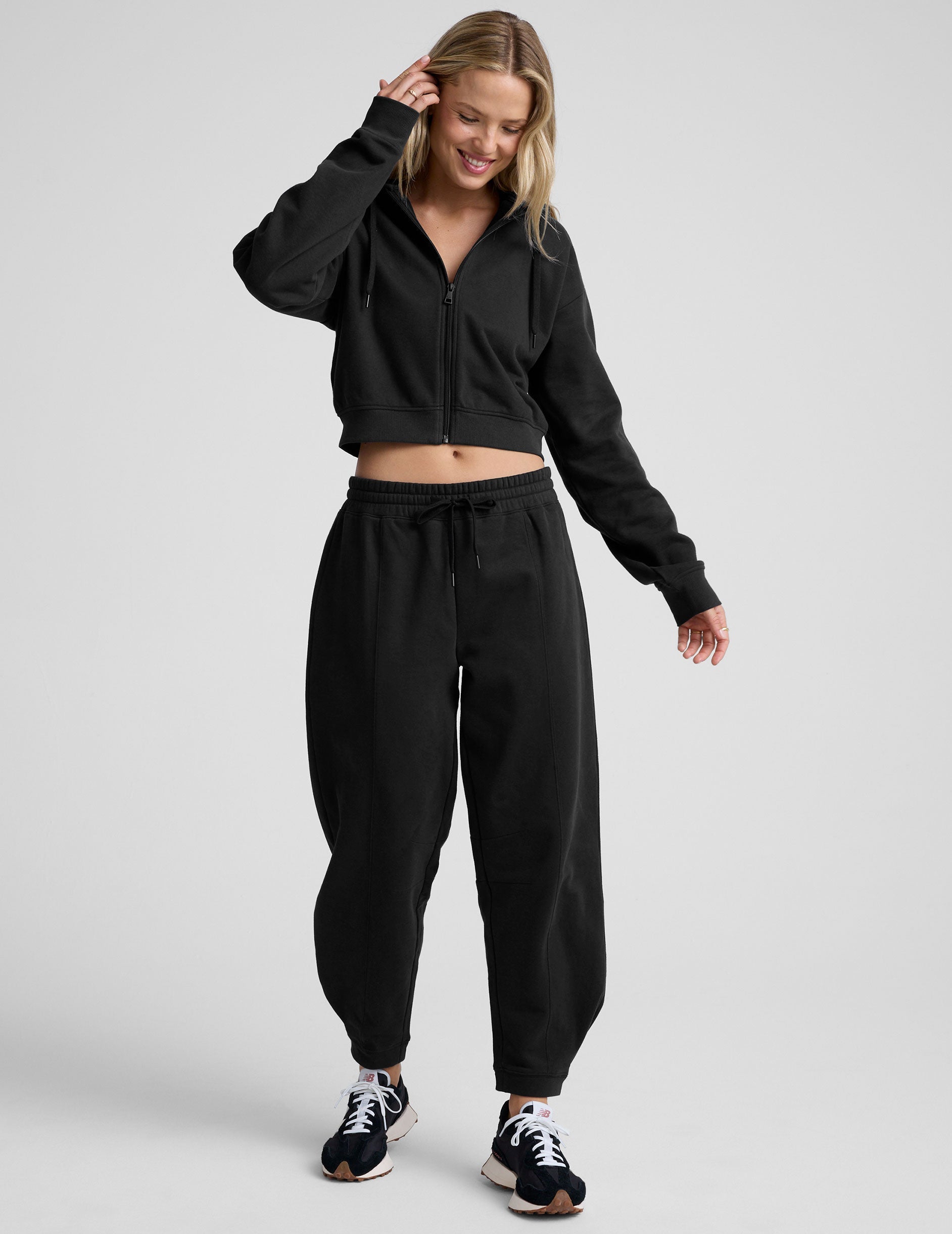 Luxurious Fleece Barrel Sweatpants for Women: Comfortable, Stylish, and Warm Daily Wear