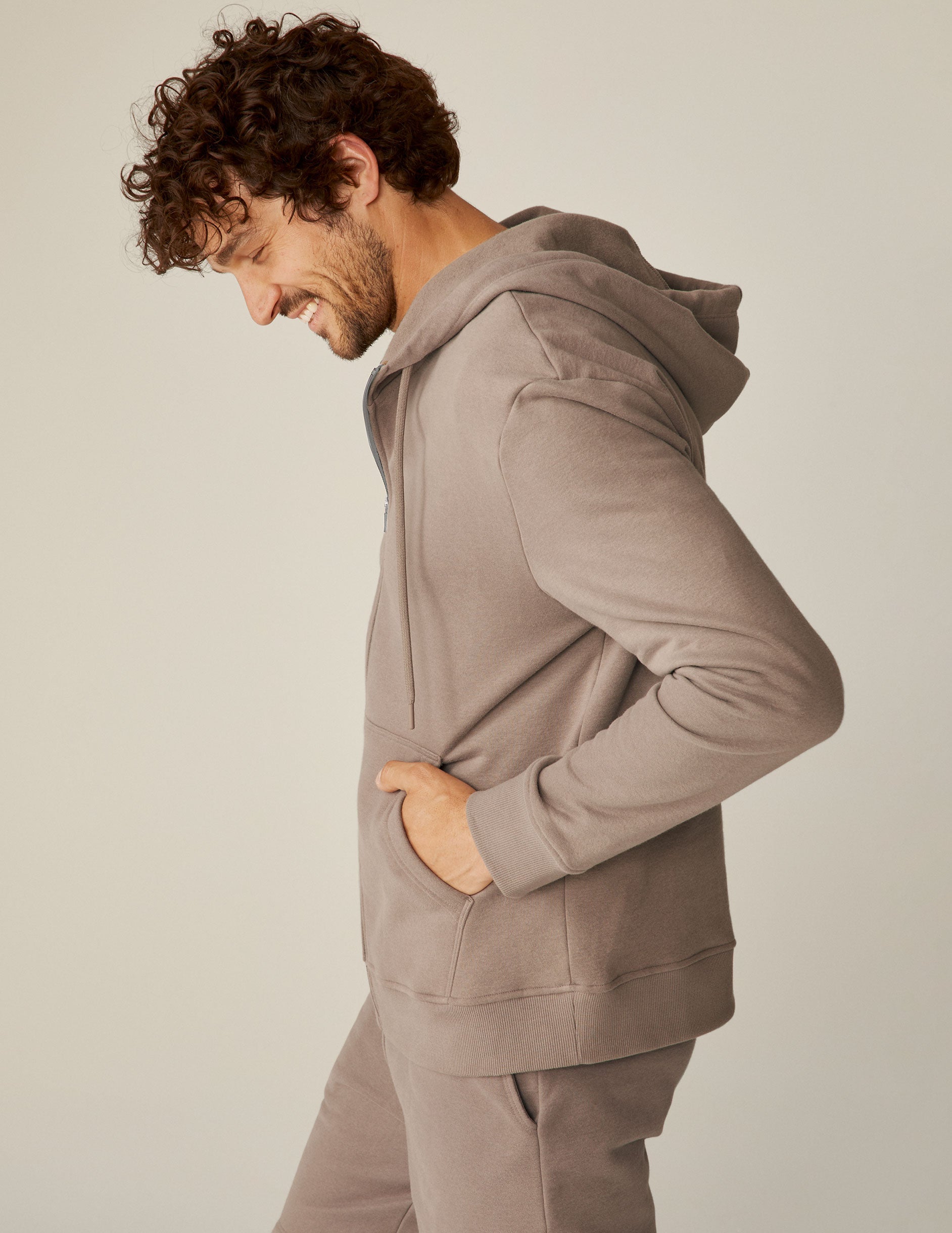 Cozy Universal Fit Zip-Up Hoodie for All Genders with Pockets & Ribbed Trim
