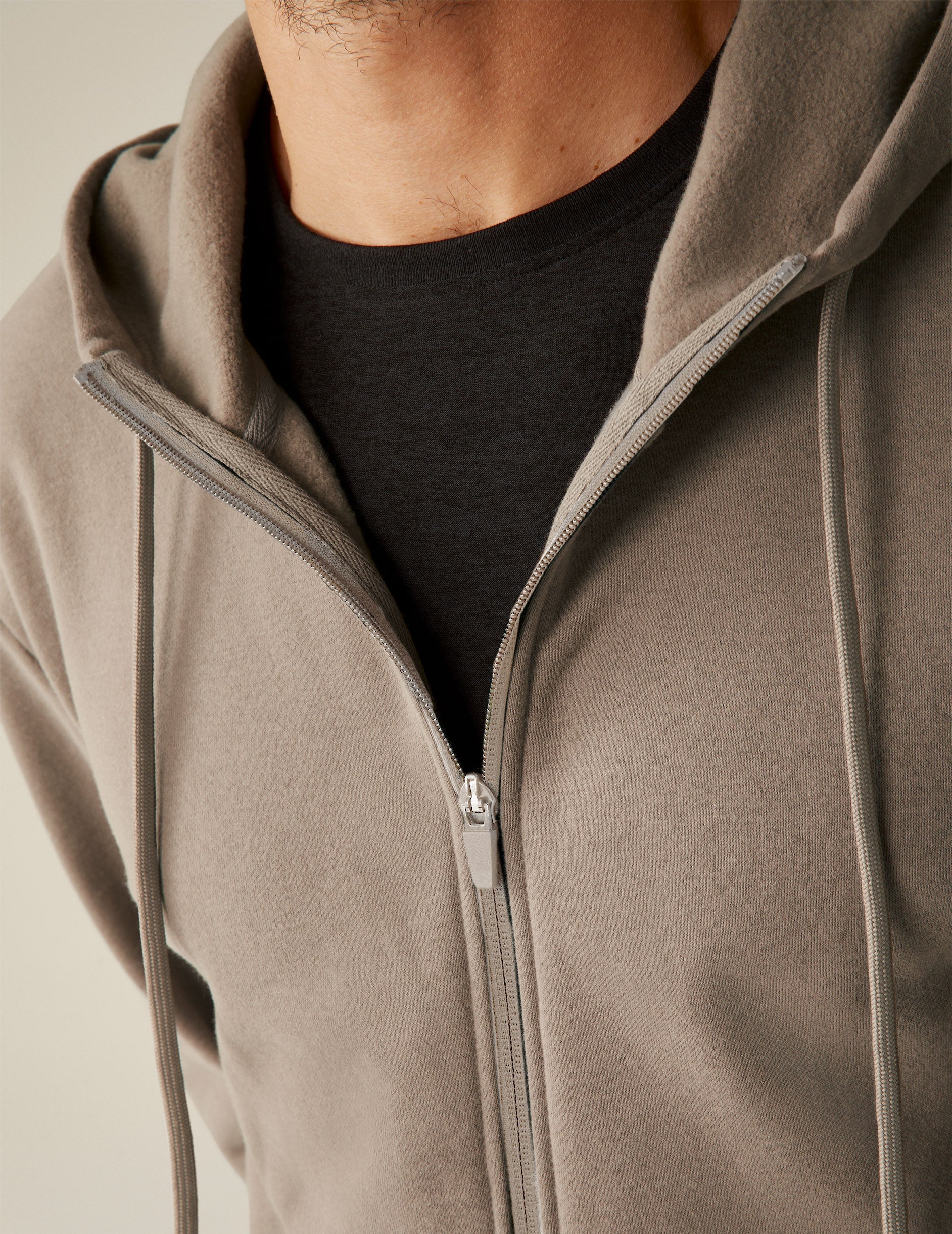Cozy Universal Fit Zip-Up Hoodie for All Genders with Pockets & Ribbed Trim