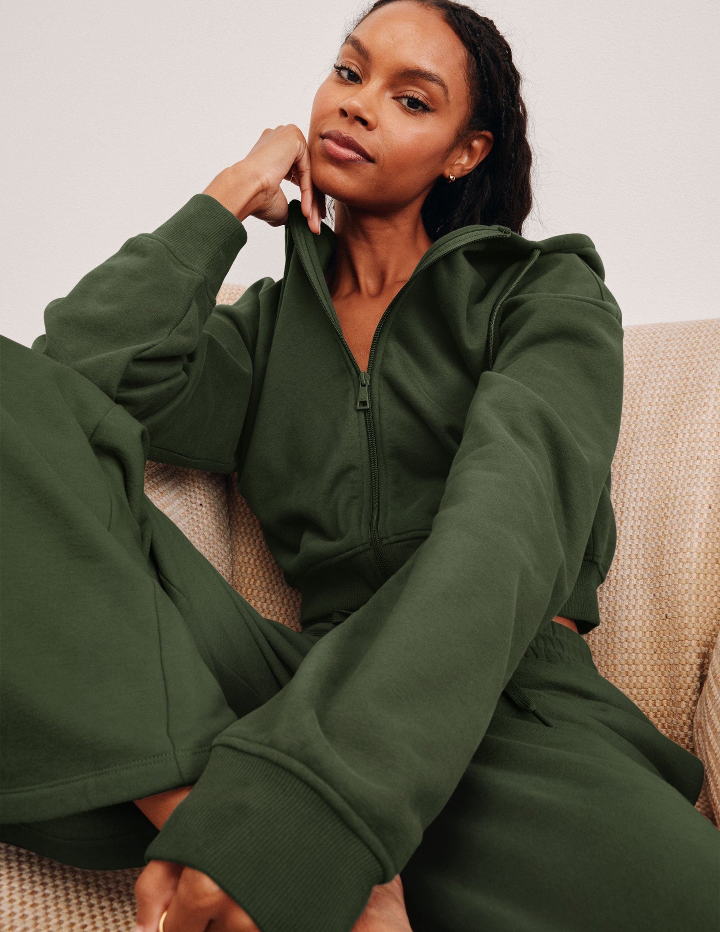 Ultra-Soft LuxeFleece Zip-Up Hoodie: Cozy Comfort, Relaxed Fit, Everyday Style