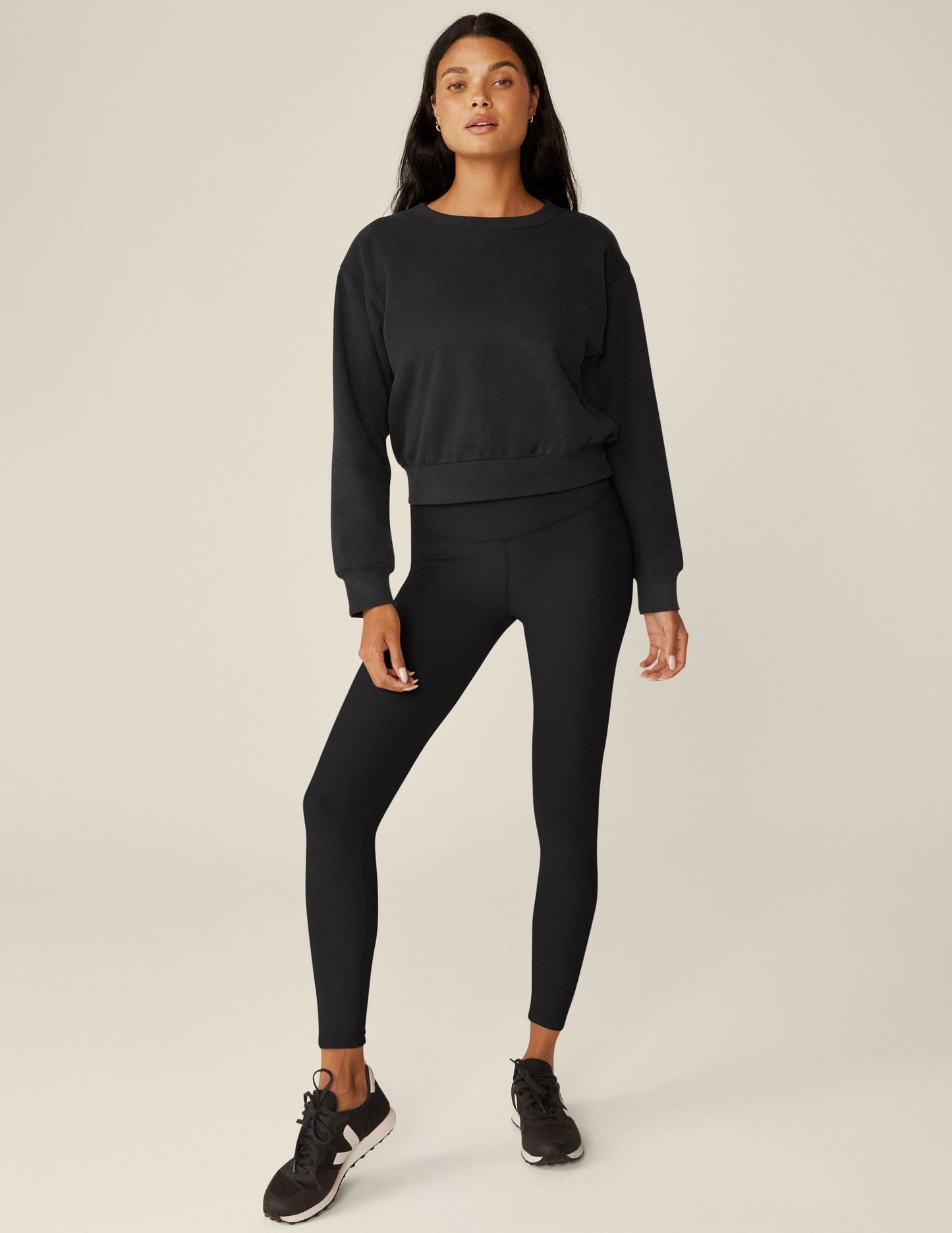 Luxurious LuxeFleece Women's Crewneck Sweatshirt: Ultra-Soft, Relaxed Fit, Everyday Comfort