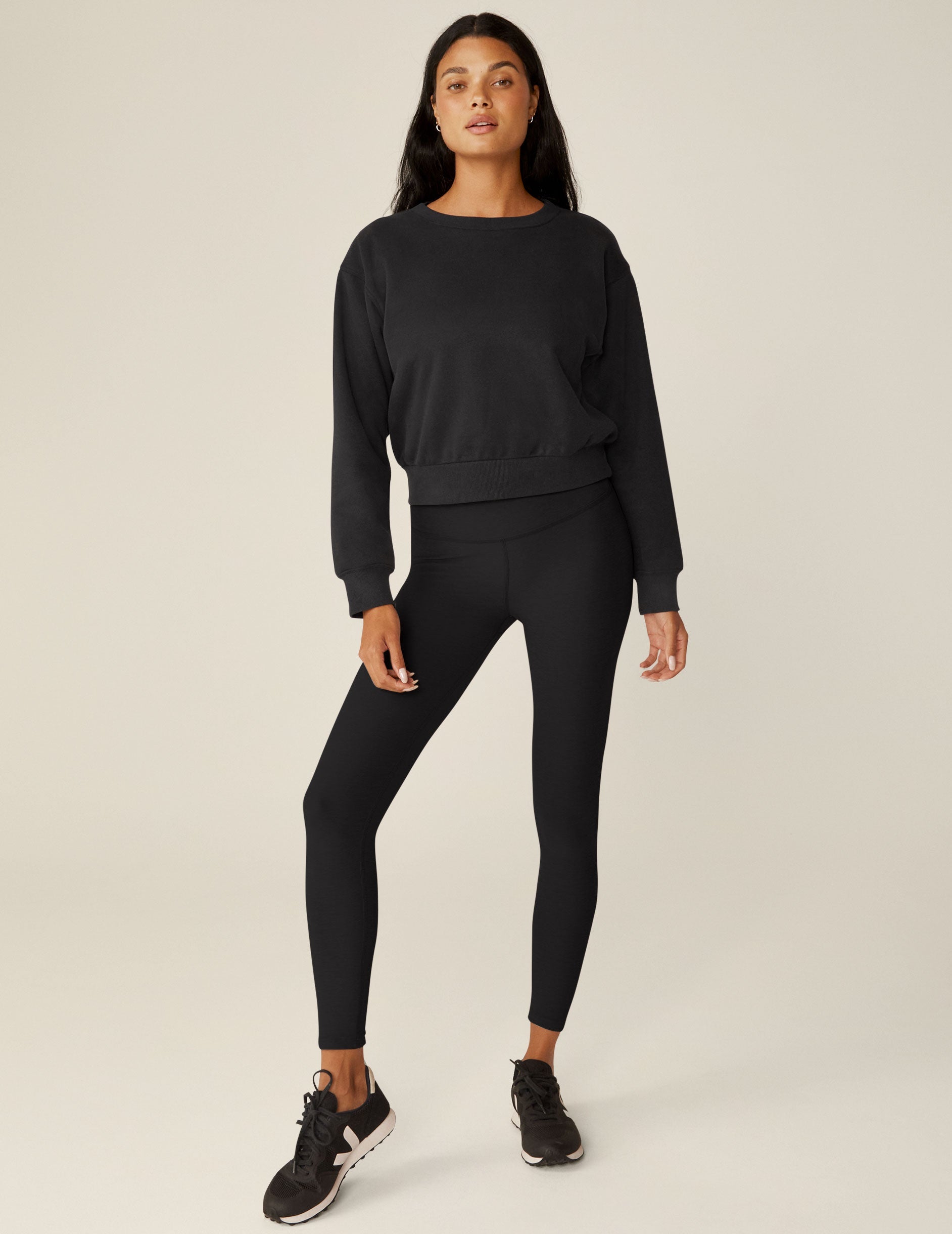 Luxurious LuxeFleece Women's Crewneck Sweatshirt: Ultra-Soft, Relaxed Fit, Everyday Comfort
