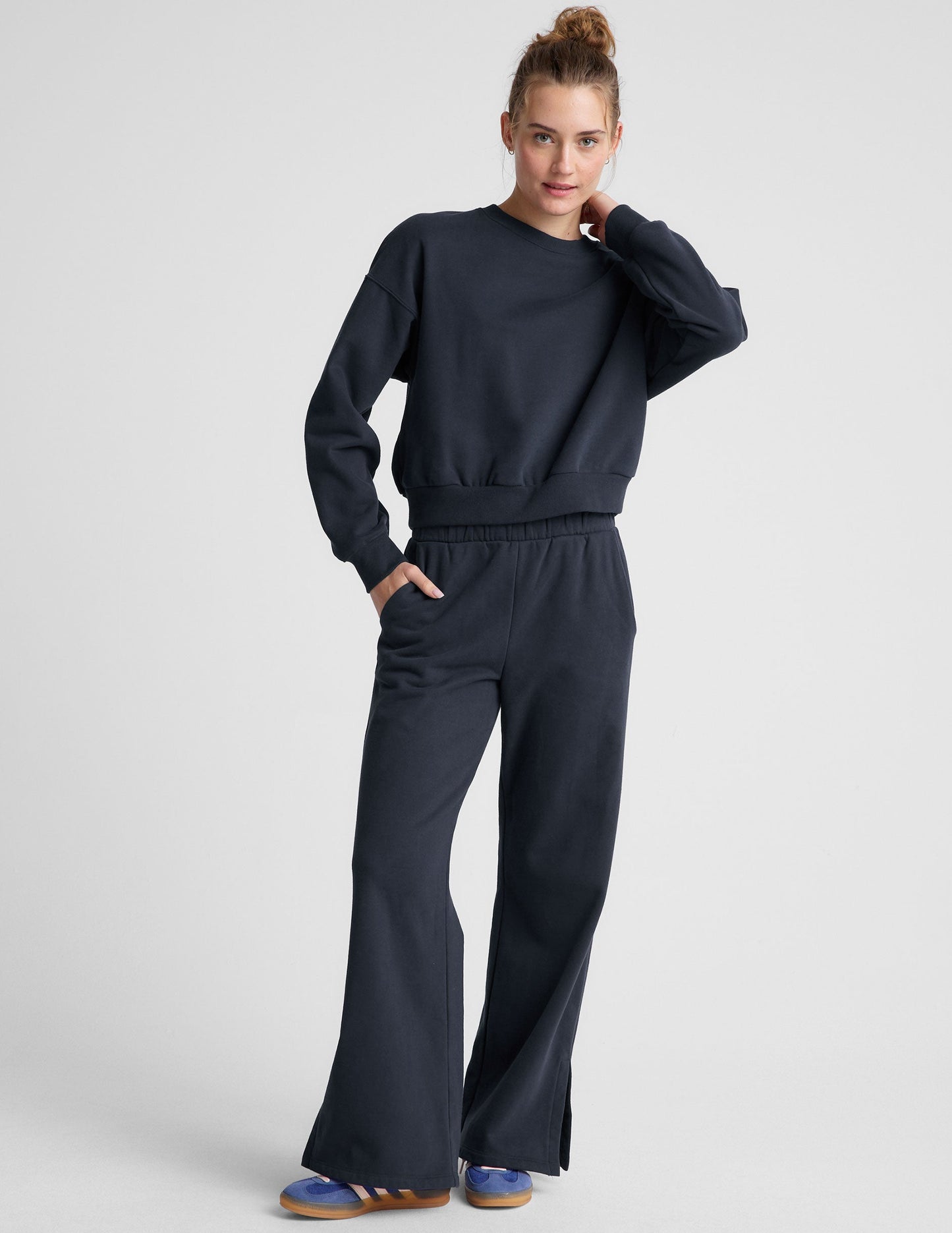 Ultra-Soft LuxeFleece Crewneck Sweatshirt for Cozy Comfort and Casual Style
