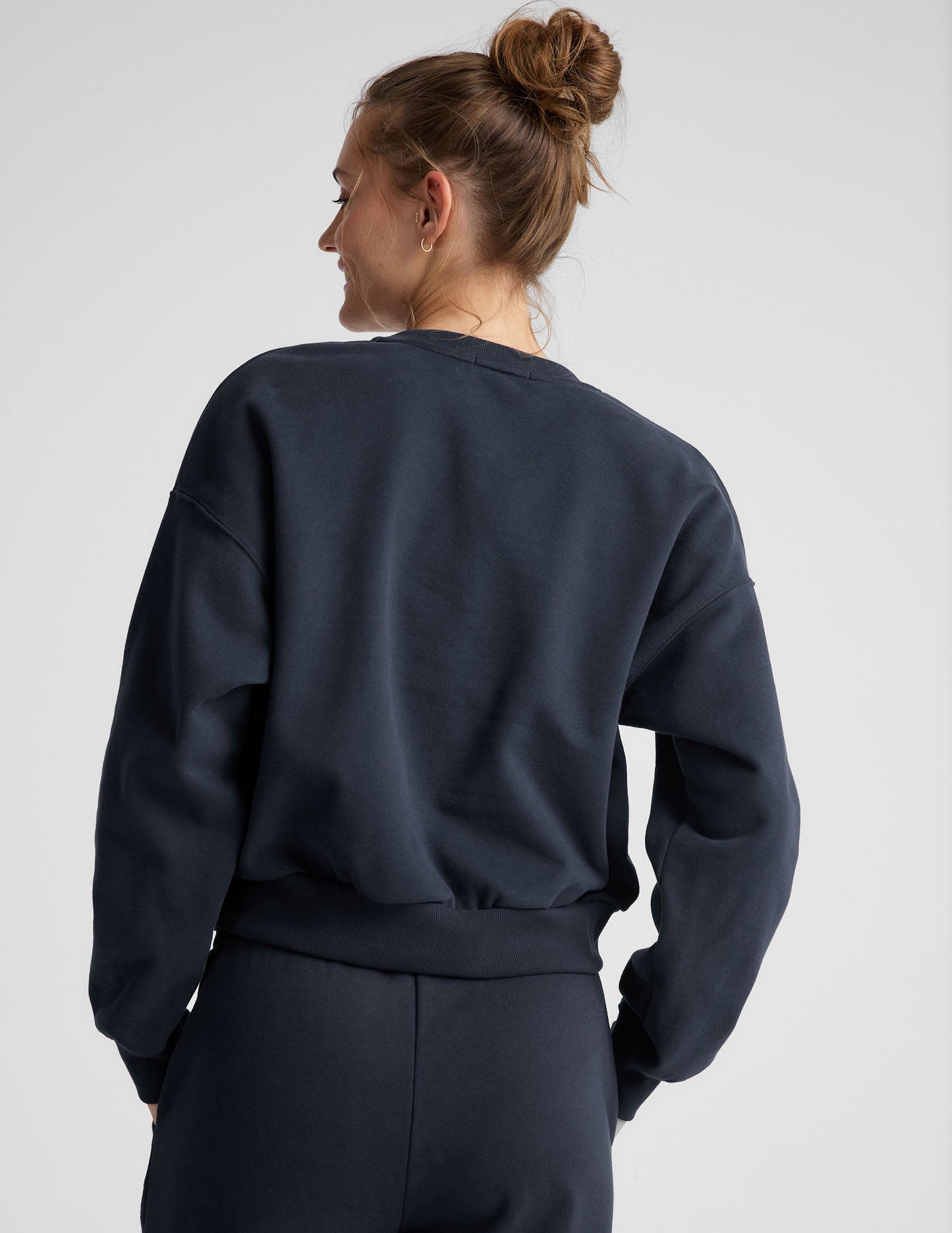 Ultra-Soft LuxeFleece Crewneck Sweatshirt for Cozy Comfort and Casual Style