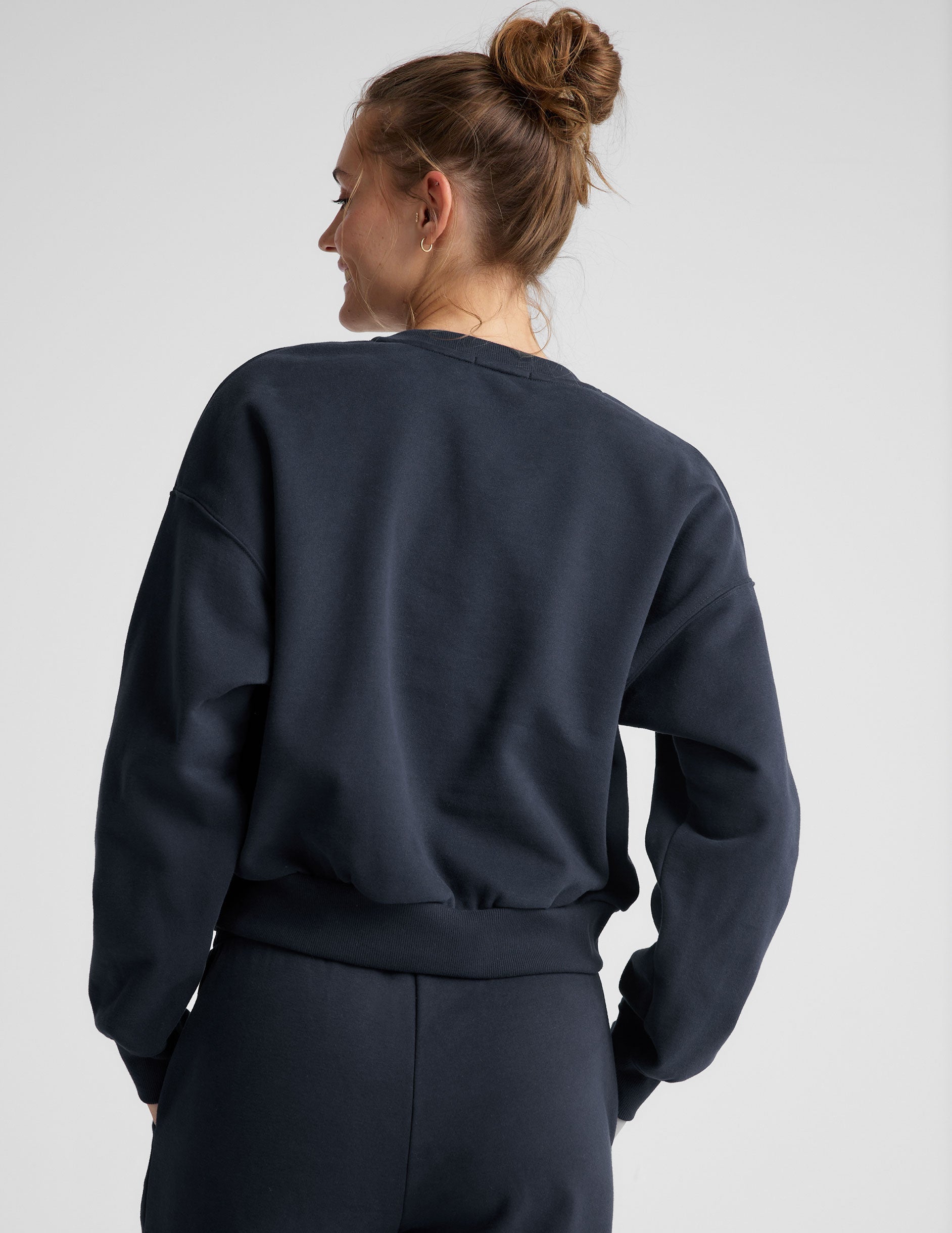 Ultra-Soft LuxeFleece Crewneck Sweatshirt for Cozy Comfort and Casual Style
