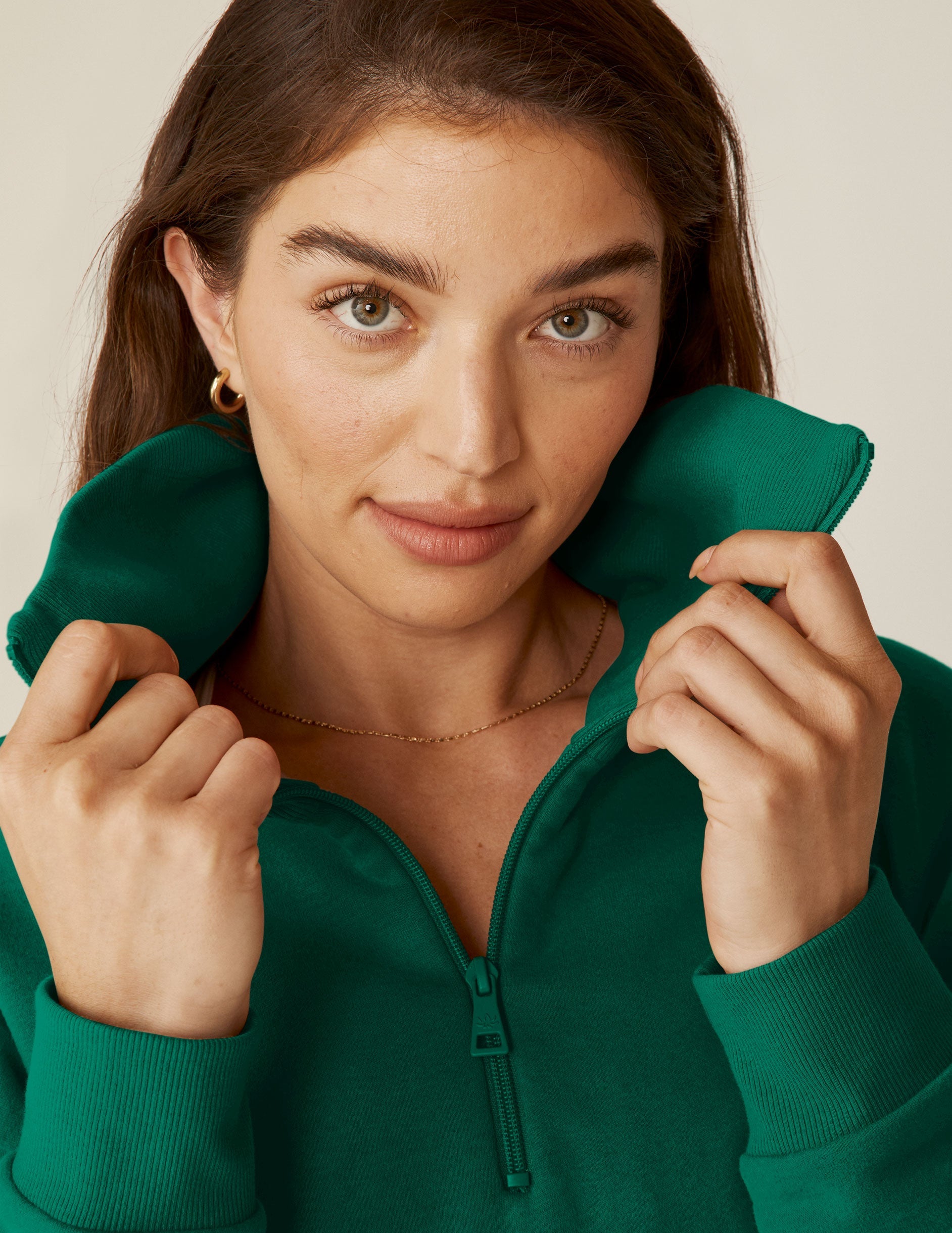 Cozy Meadow Green Quarter-Zip Pullover: LuxeFleece Comfort, Relaxed Fit, Kangaroo Pocket