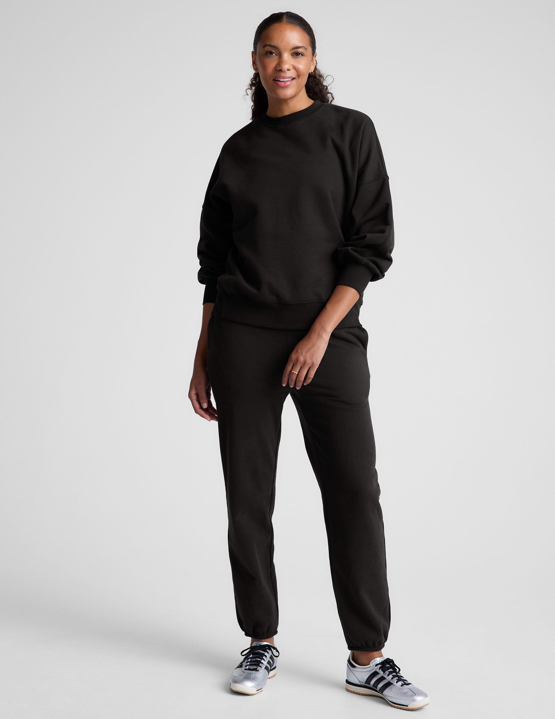 LuxeFleece Oversized Crew Neck Sweatshirt: Ultimate Comfort & Style