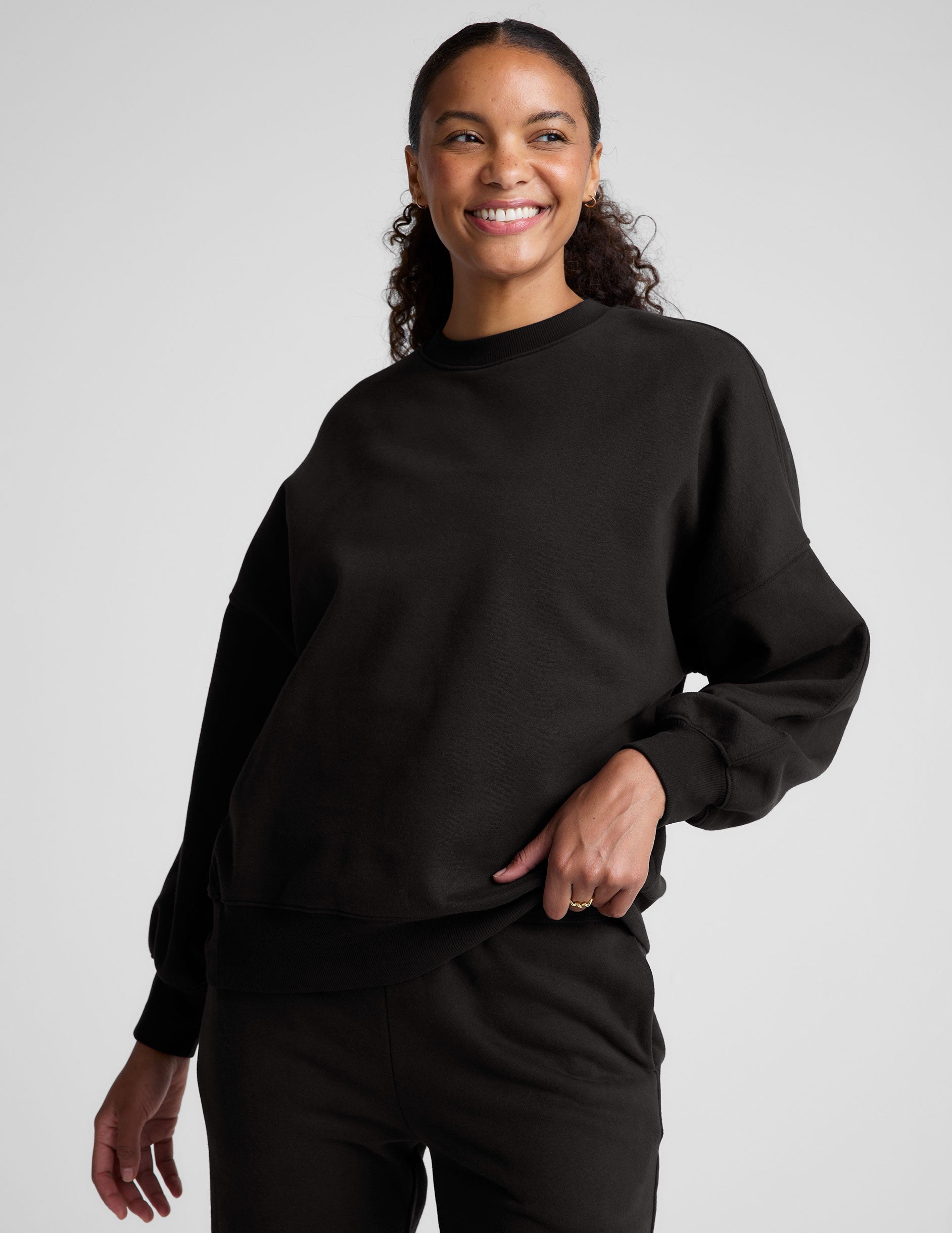 LuxeFleece Oversized Crew Neck Sweatshirt: Ultimate Comfort & Style