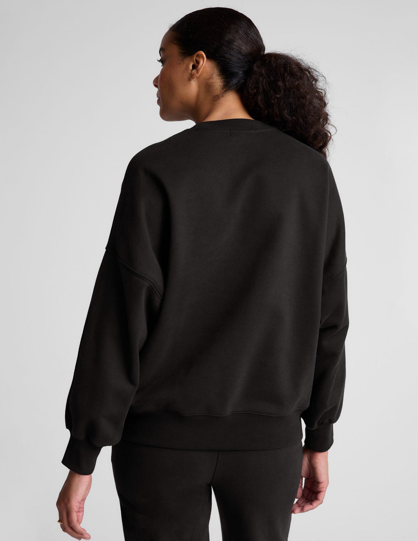 LuxeFleece Oversized Crew Neck Sweatshirt: Ultimate Comfort & Style