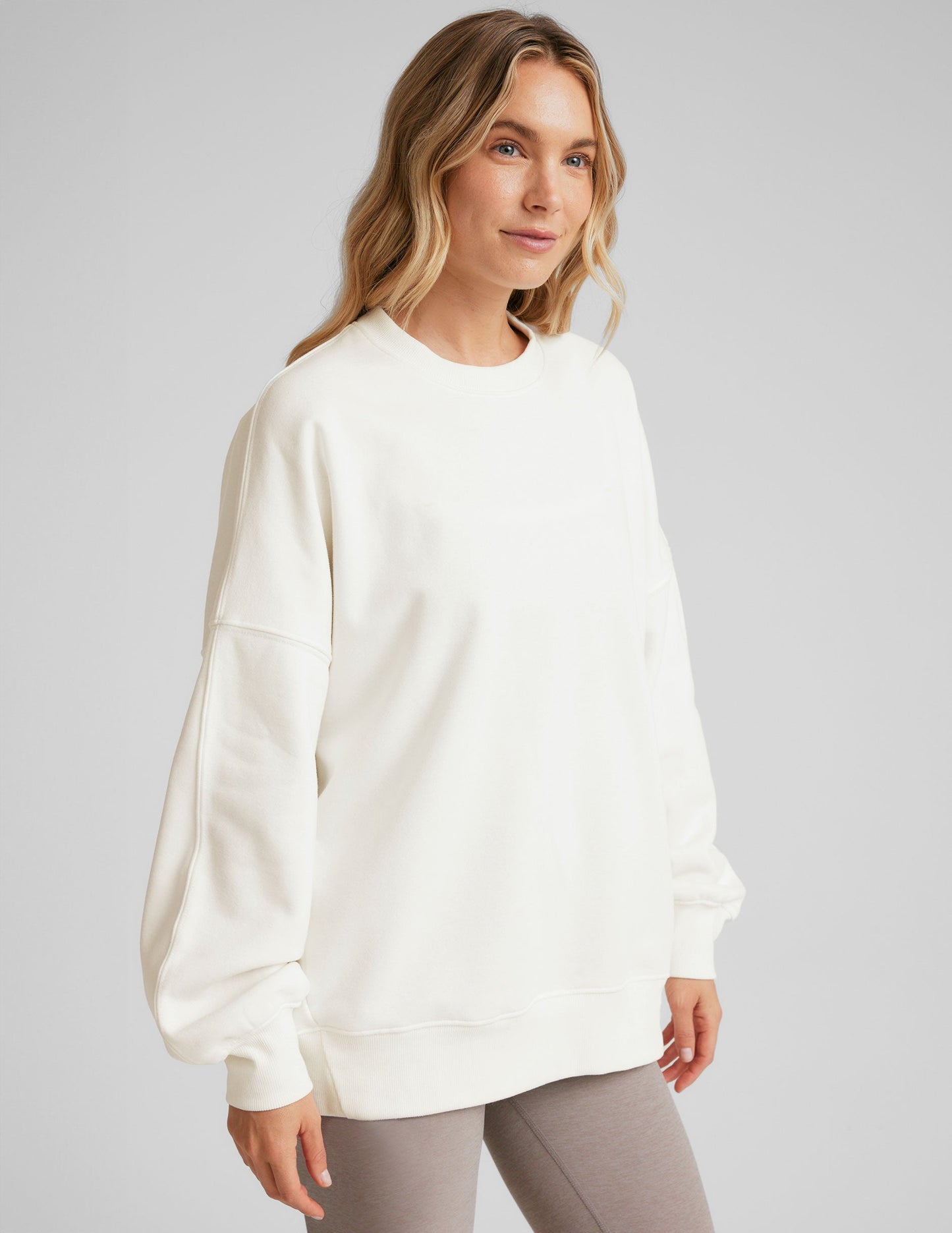 Women's LuxeFleece Oversized Ultra-Soft Cozy Crew Neck Relaxed Fit Sweatshirt