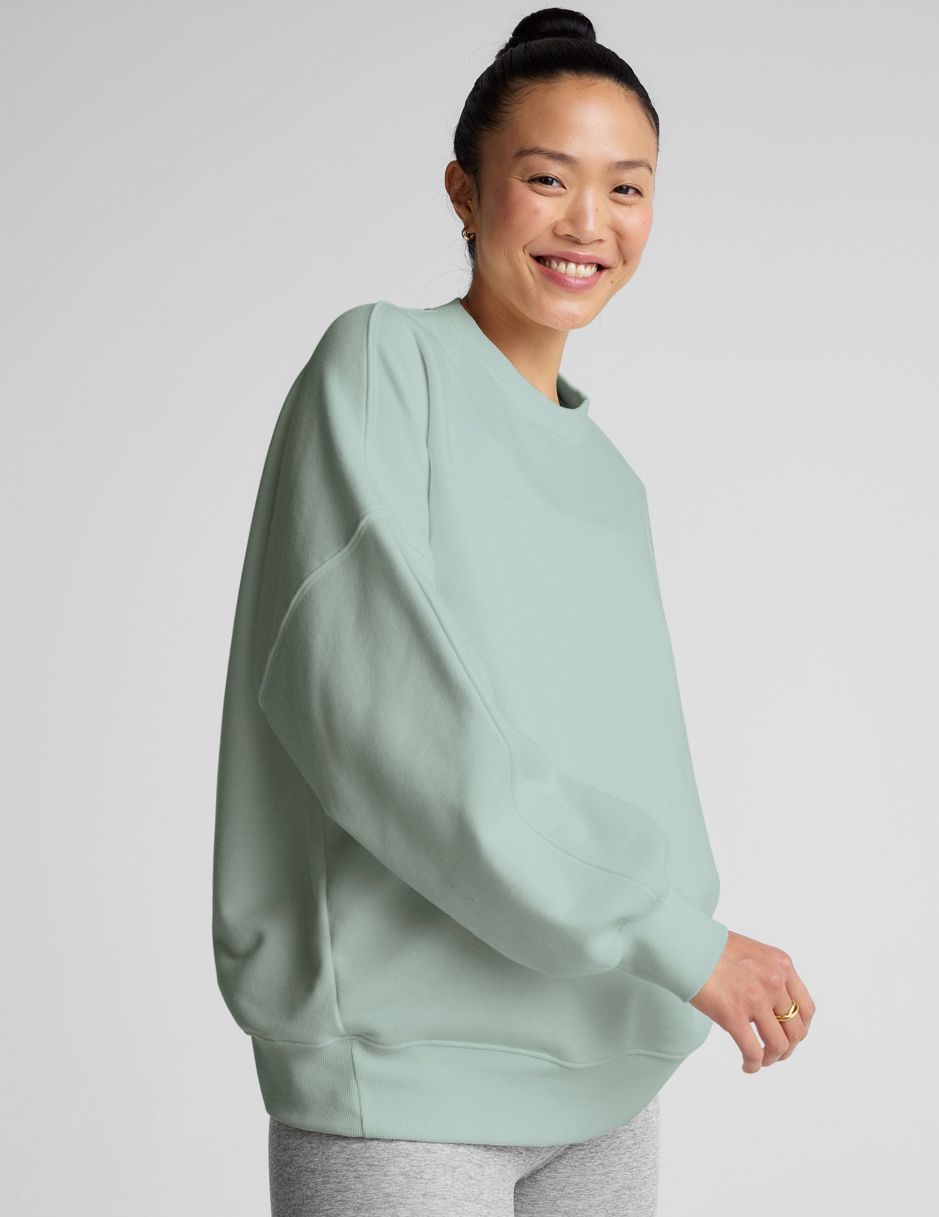 Luxurious Oversized Fleece Sweatshirt for Women, Ultra-Soft Comfort, Stylish Casual Loungewear