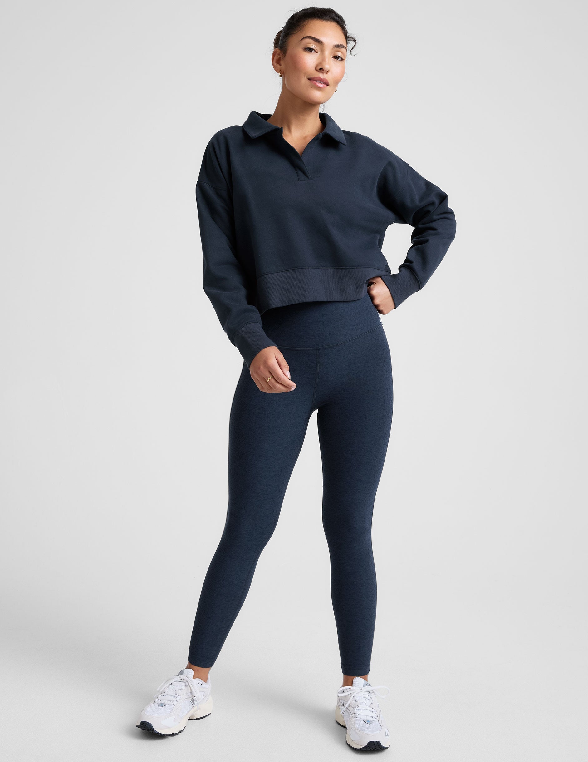 Luxurious Fleece Collared Cropped Sweatshirt, Relaxed Fit, Long Sleeve Pullover Top