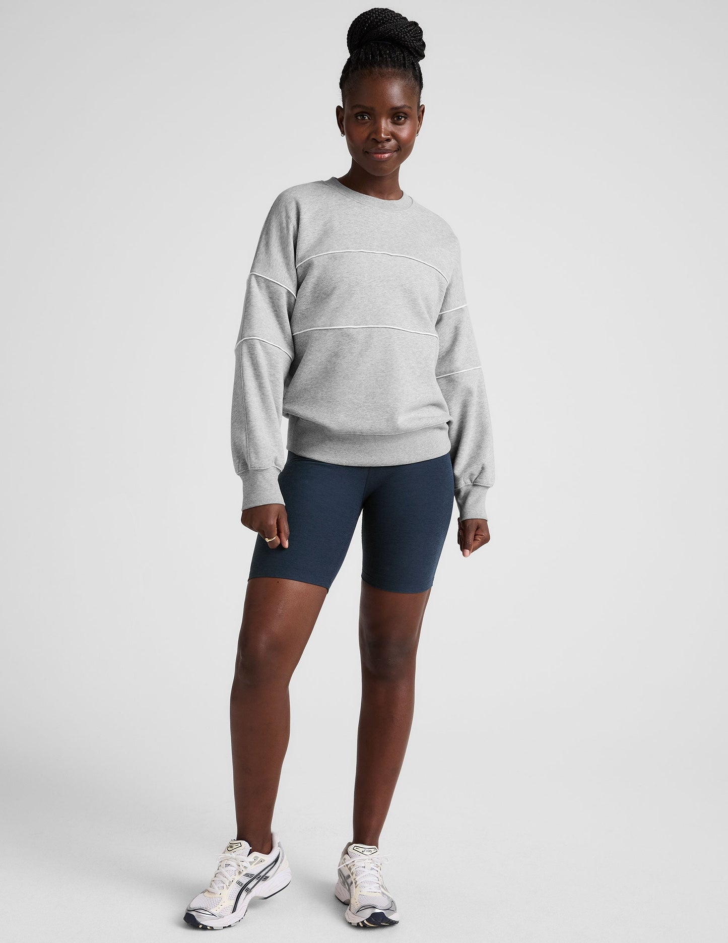 LuxeFleece Piper Oversized Crewneck Sweatshirt: Ultimate Comfort, Stylish Contrast Piping