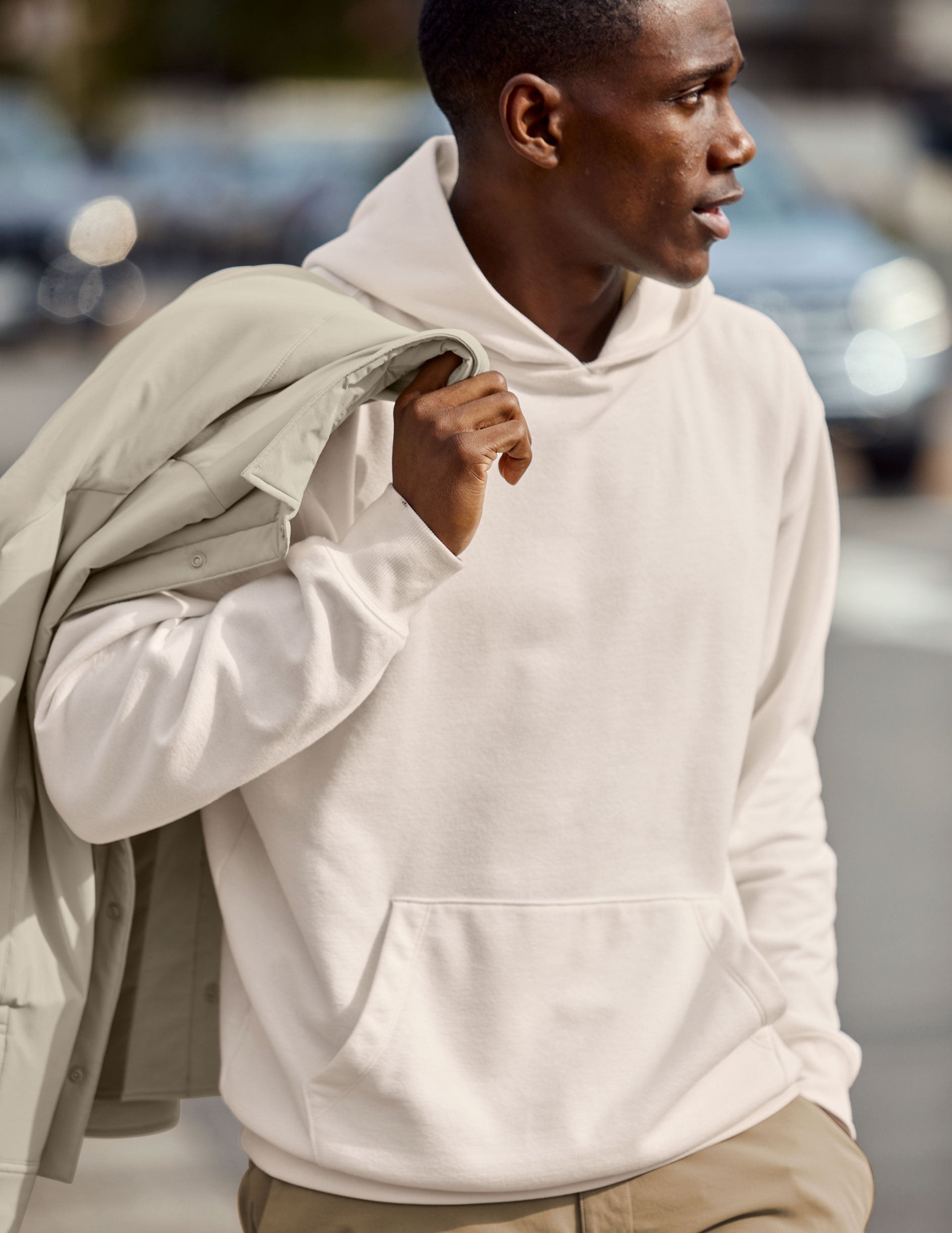 Cozy Plush Fleece Men's Hoodie: Relaxed Fit, Warm Comfort, Kangaroo Pocket