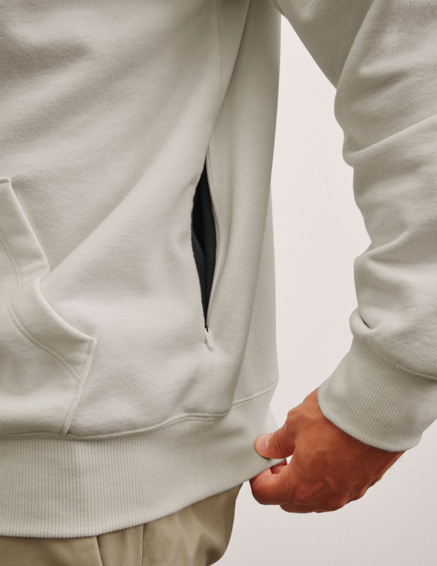 Cozy Plush Fleece Men's Hoodie: Relaxed Fit, Warm Comfort, Kangaroo Pocket