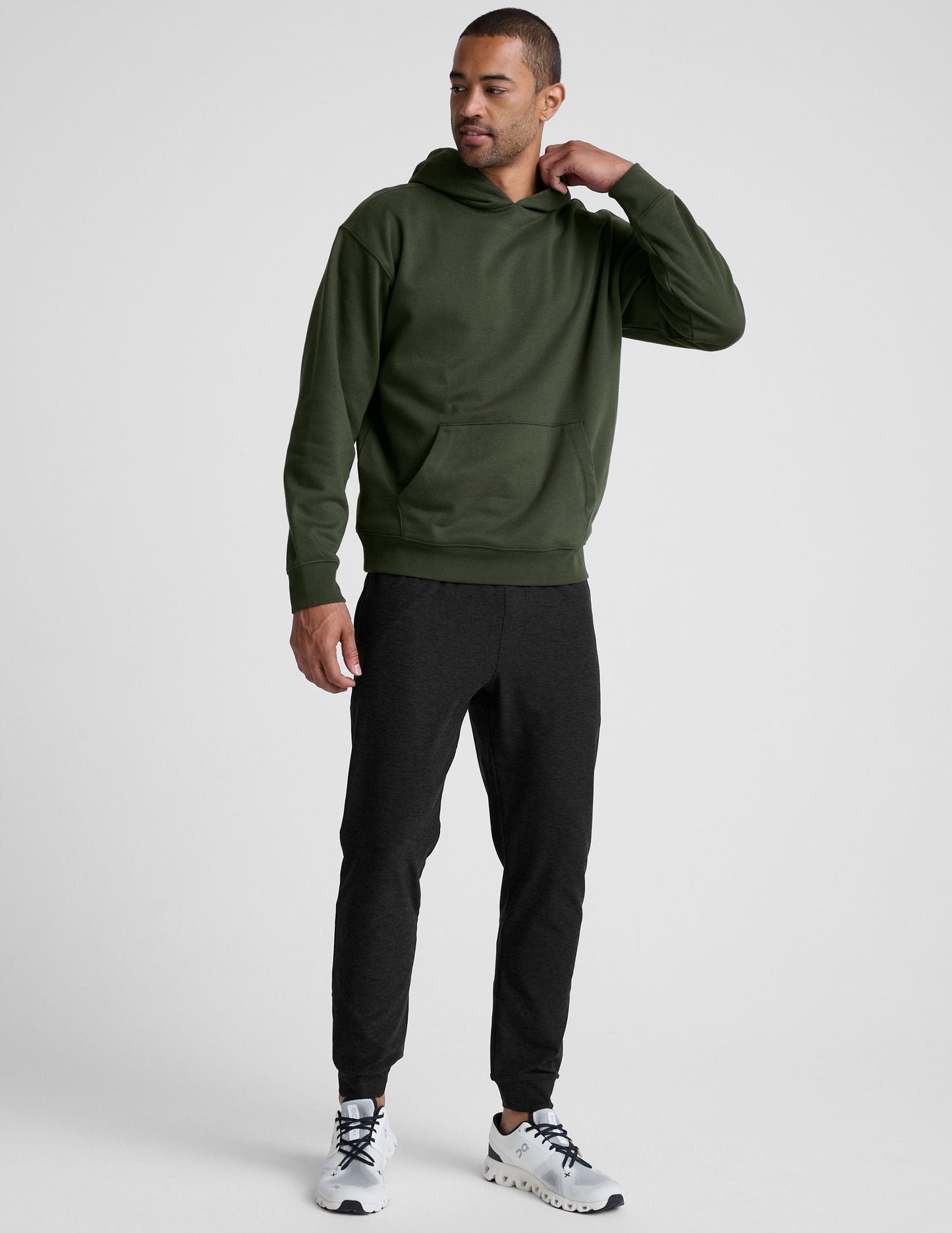 Plush Fleece Men's Hoodie: Relaxed Fit, Kangaroo Pocket, Ribbed Cuffs