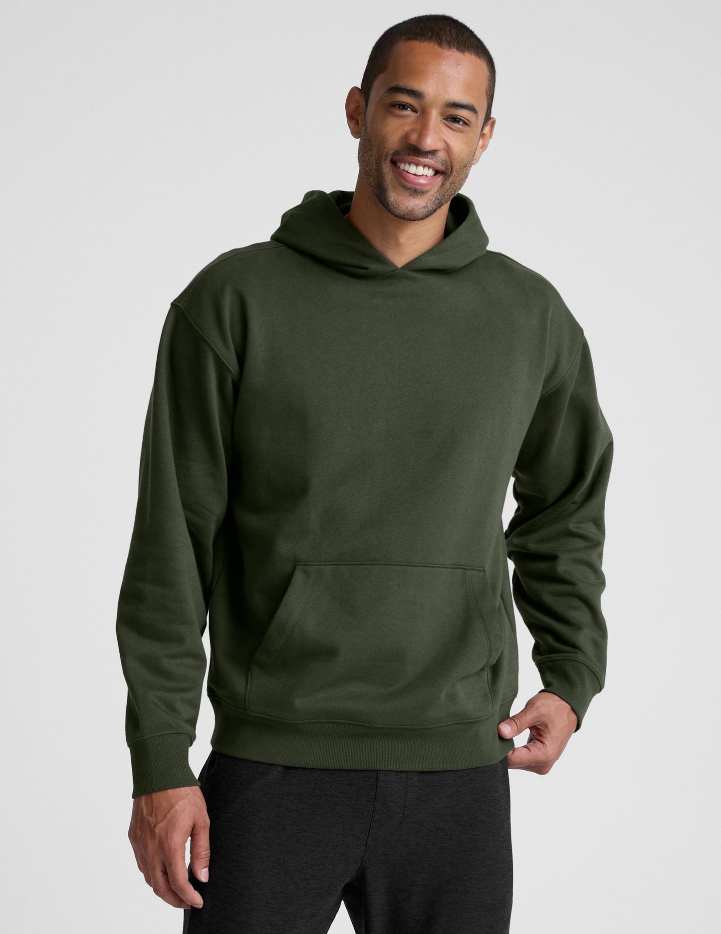Plush Fleece Men's Hoodie: Relaxed Fit, Kangaroo Pocket, Ribbed Cuffs