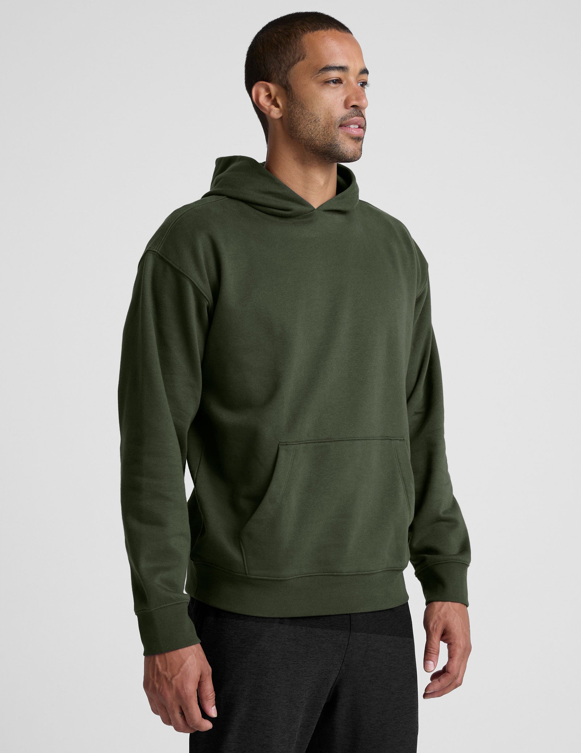 Plush Fleece Men's Hoodie: Relaxed Fit, Kangaroo Pocket, Ribbed Cuffs