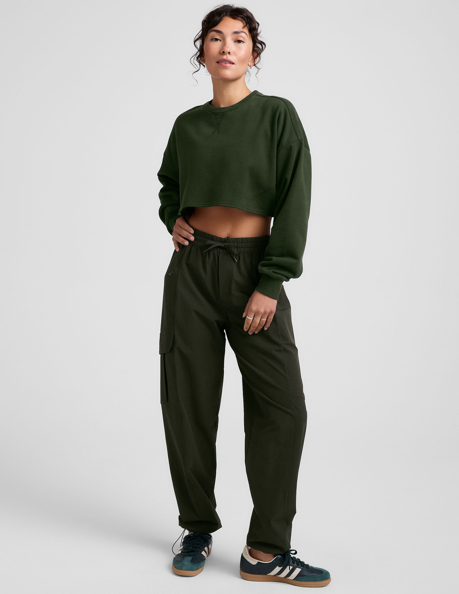 Ultra-Cropped LuxeFleece Boxy Pullover: Cozy Dark Olive Sweatshirt for Ultimate Relaxation