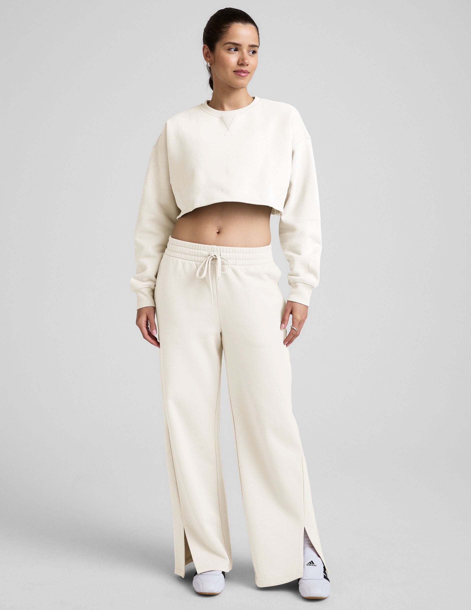 Ultra-Cropped LuxeFleece Boxy Pullover Sweatshirt for Supreme Comfort and Style
